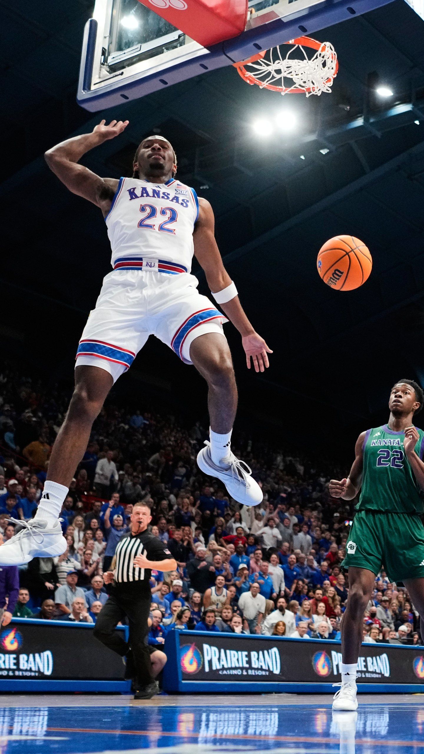 1440x2560 Freshman Darryn Peterson impresses with 21 points in 22 minutes in win for No. 19 Kansas. KRQE News 13