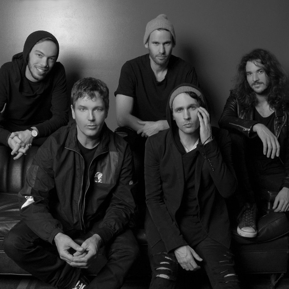 1000x1000 Who produced “The Background” by Third Eye Blind?