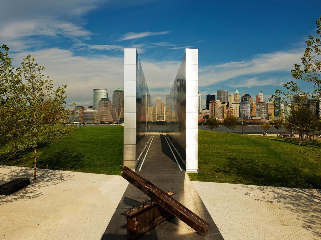 1024x768 11 Memorials Aren't Limited To NY And DC—They're Everywhere
