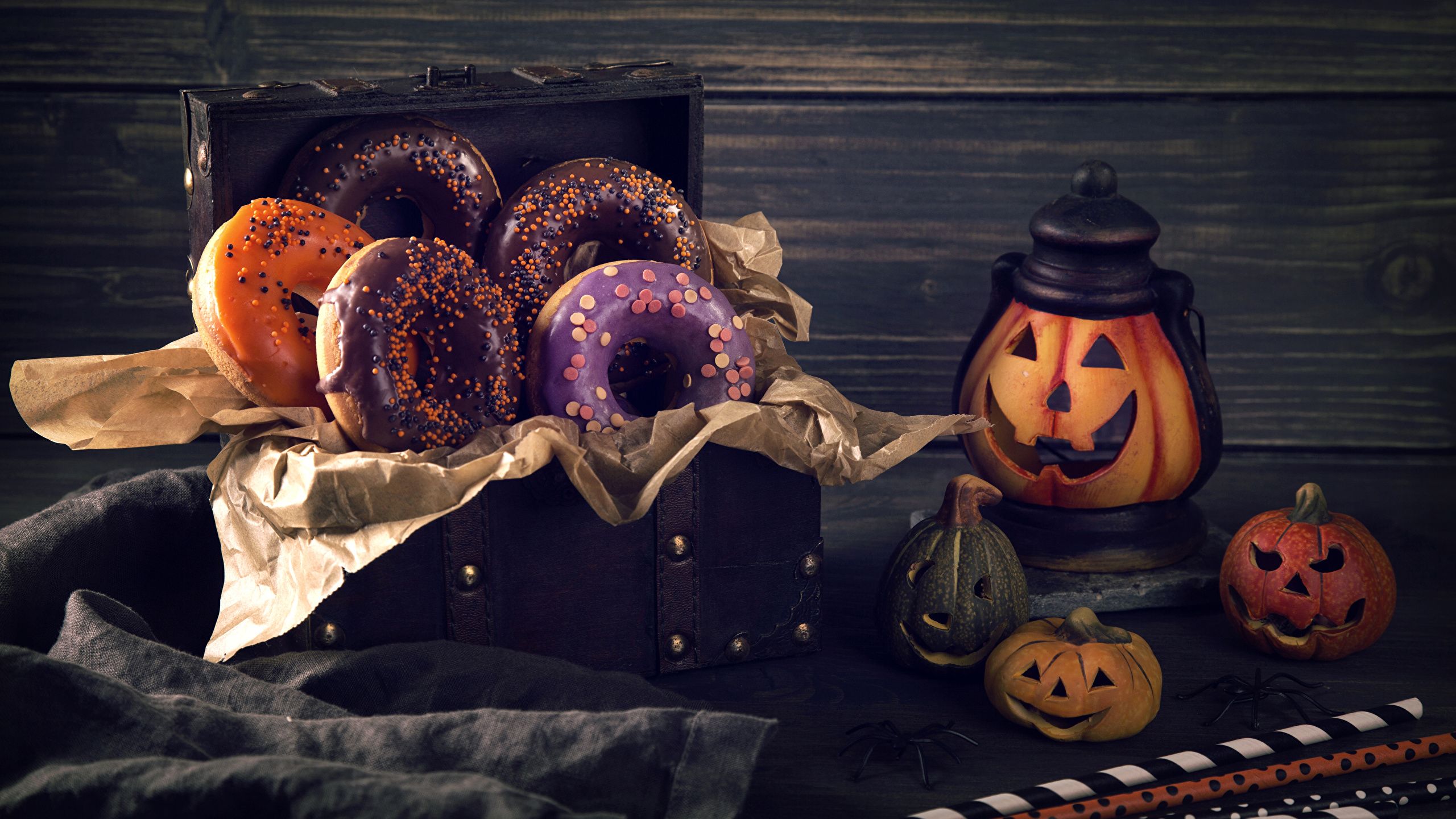 2560x1440 Halloween Foods Wallpaper