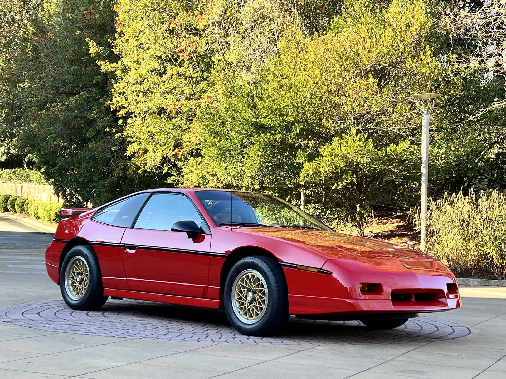 1920x1440 14k Mile 1988 Pontiac Fiero GT Five Speed