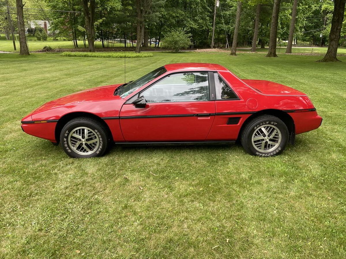 1200x900 Hemmings Find of the Day: 1984 Pontiac Fiero 2M4