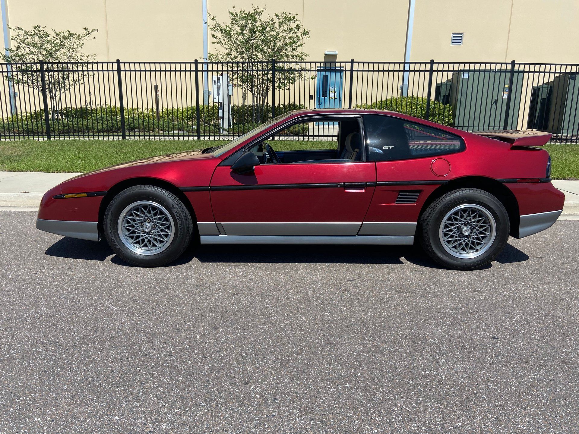 1920x1440 Pontiac Fiero. Adventure Classic Cars Inc