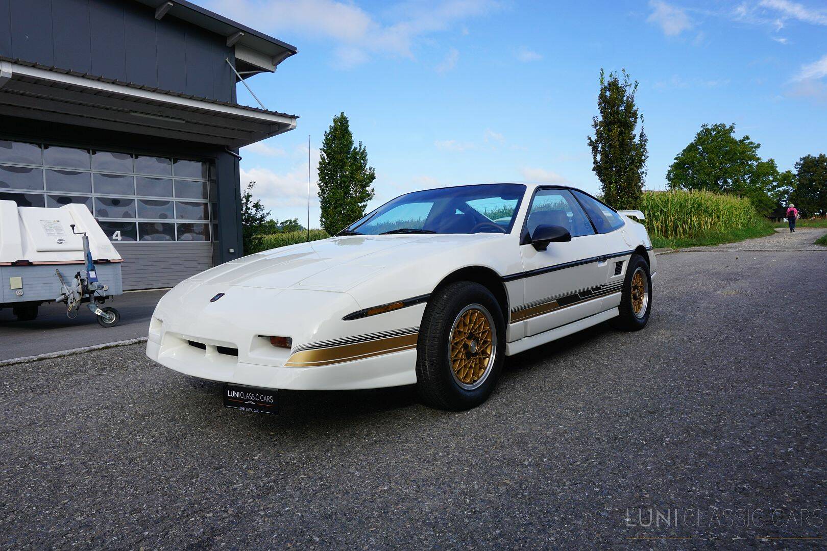 1620x1080 For Sale: Pontiac Fiero GT (1988) offered for $094