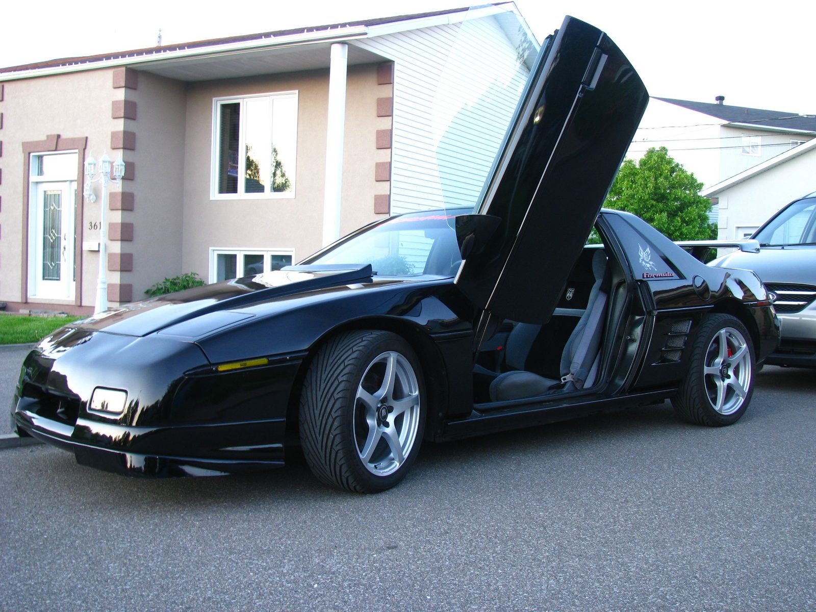 1600x1200 Pontiac Fiero: Prices, Reviews & Picture