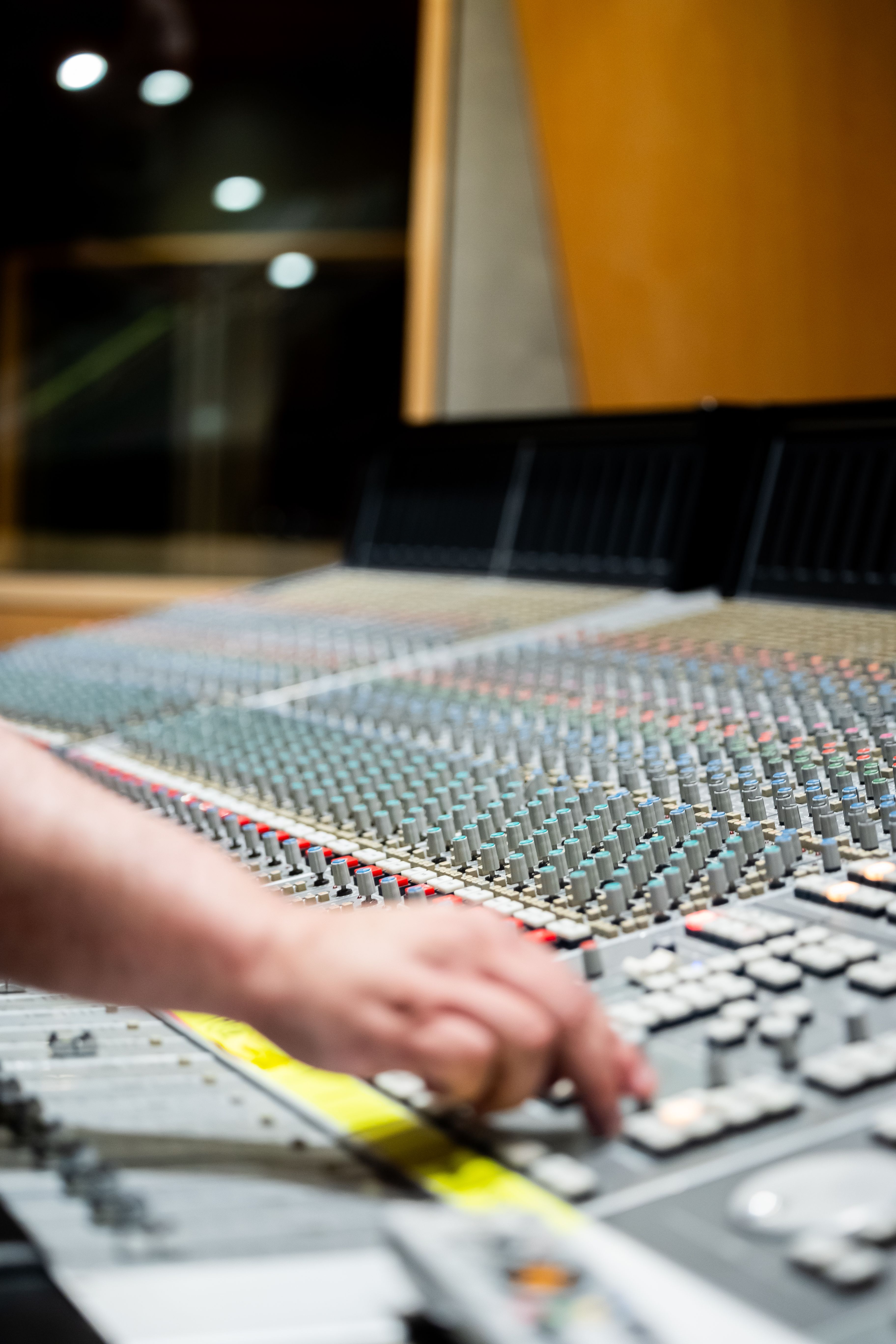 3648x5472 Mixing Console Photo, Download The BEST Free Mixing Console & HD Image