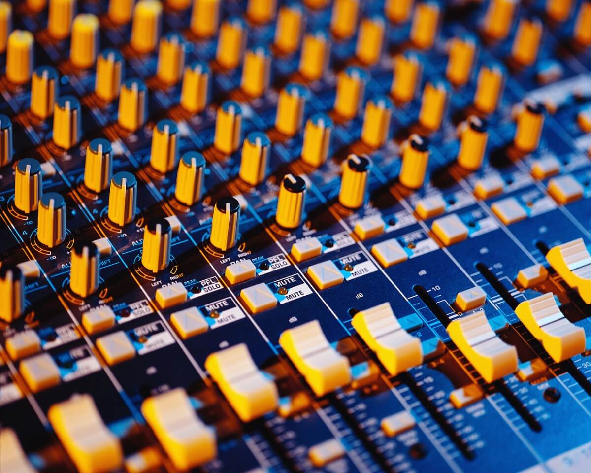 1200x960 Audio Mixer Wallpaper