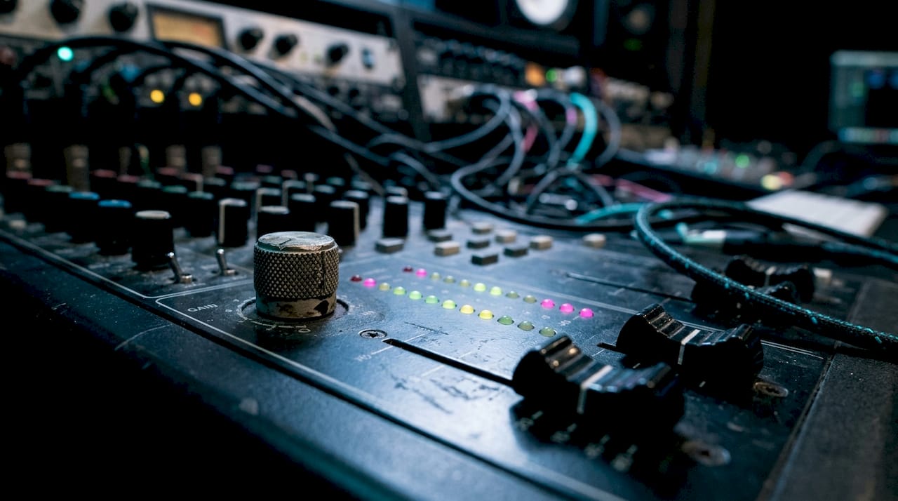 1280x714 What is an audio mixing desk: a beginner's guide