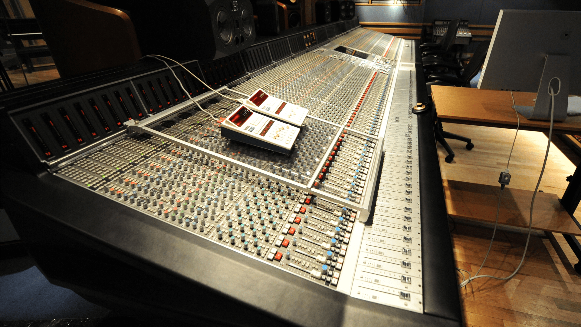 1920x1080 If you understand the workings of a single channel then you've got the basics of the entire desk”: How to use a mixing console