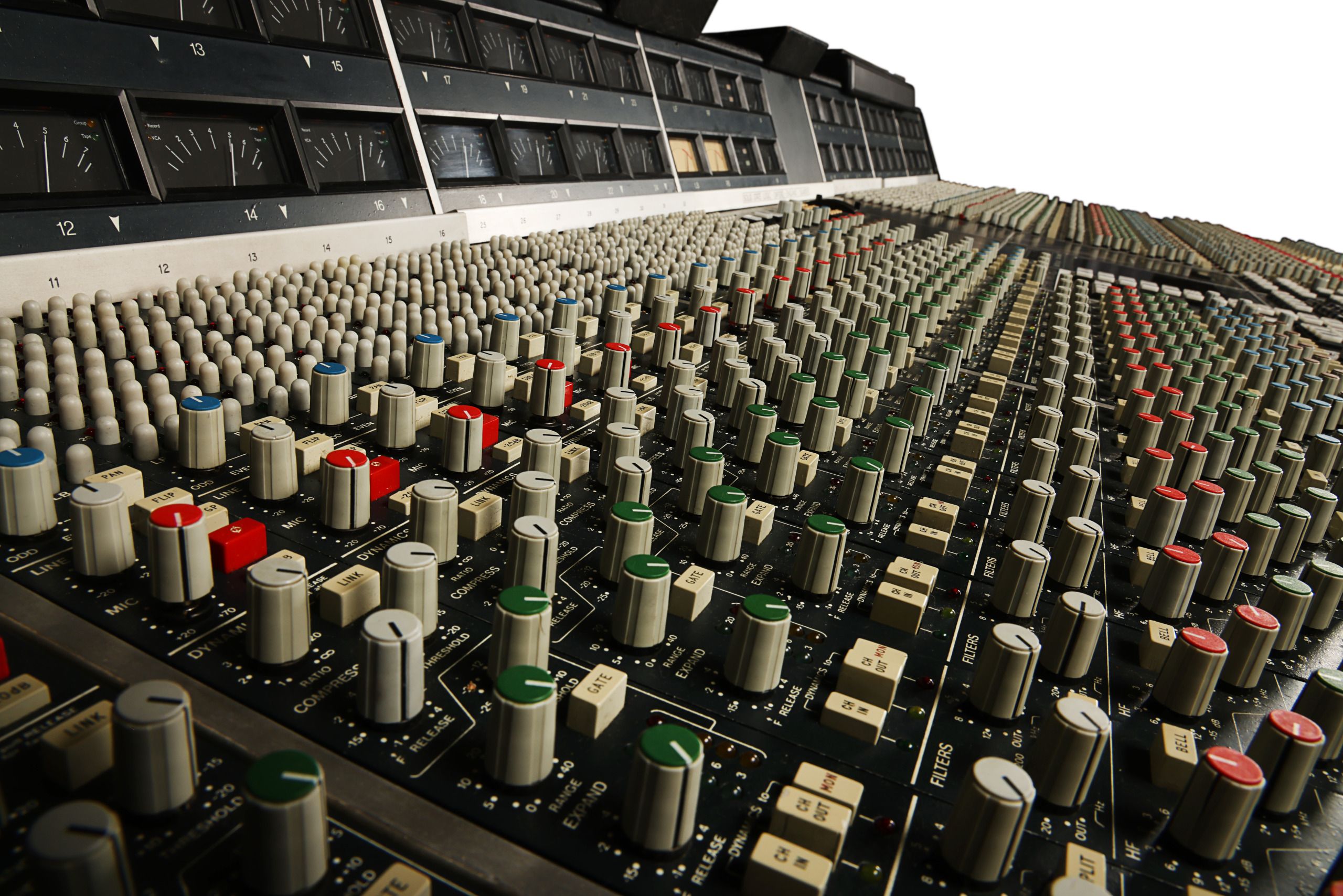2560x1708 Trevor Horn's studio mixing desk to feature in music auction