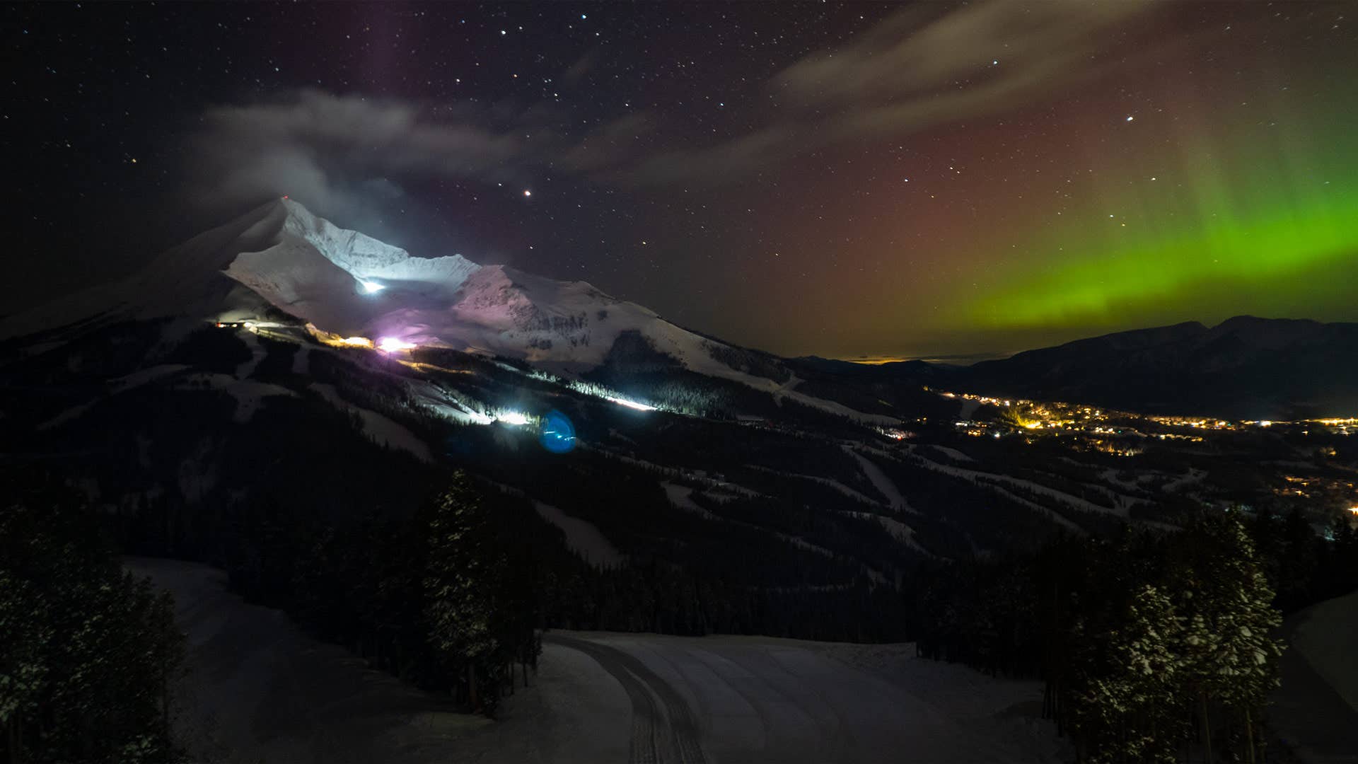 1920x1080 Northern Lights Spotted at Big Sky, Revelstoke, and Other Resorts