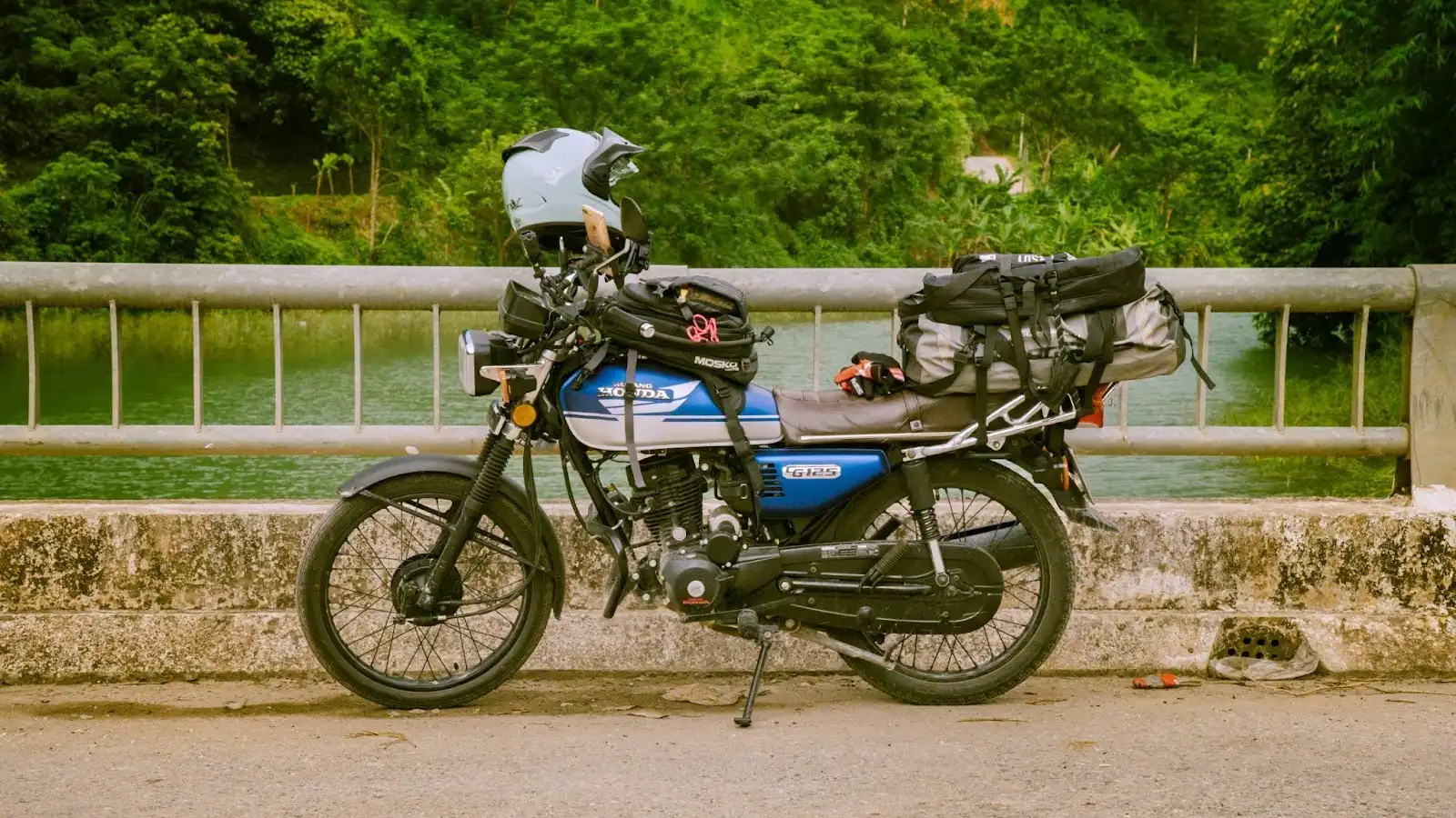 1600x900 Honda CG125 Motorbikes Vietnam