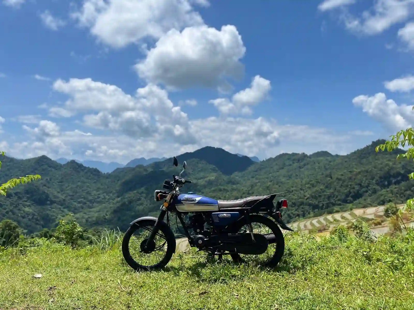 1600x1200 Honda CG125 Motorbikes Vietnam