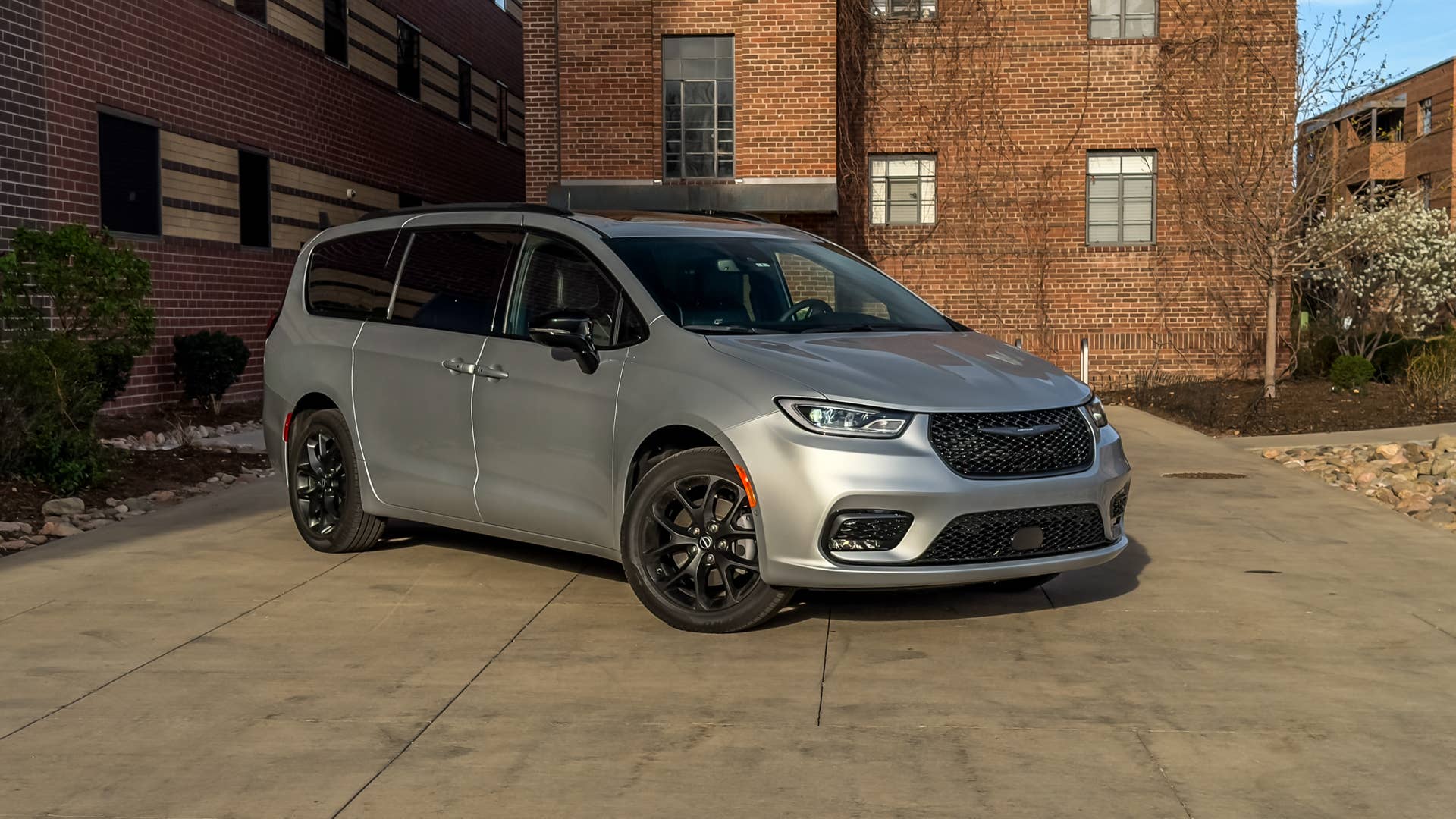 1920x1080 The Chrysler Pacifica Is A Niche Within A Niche, But It's Still A Great Family Car