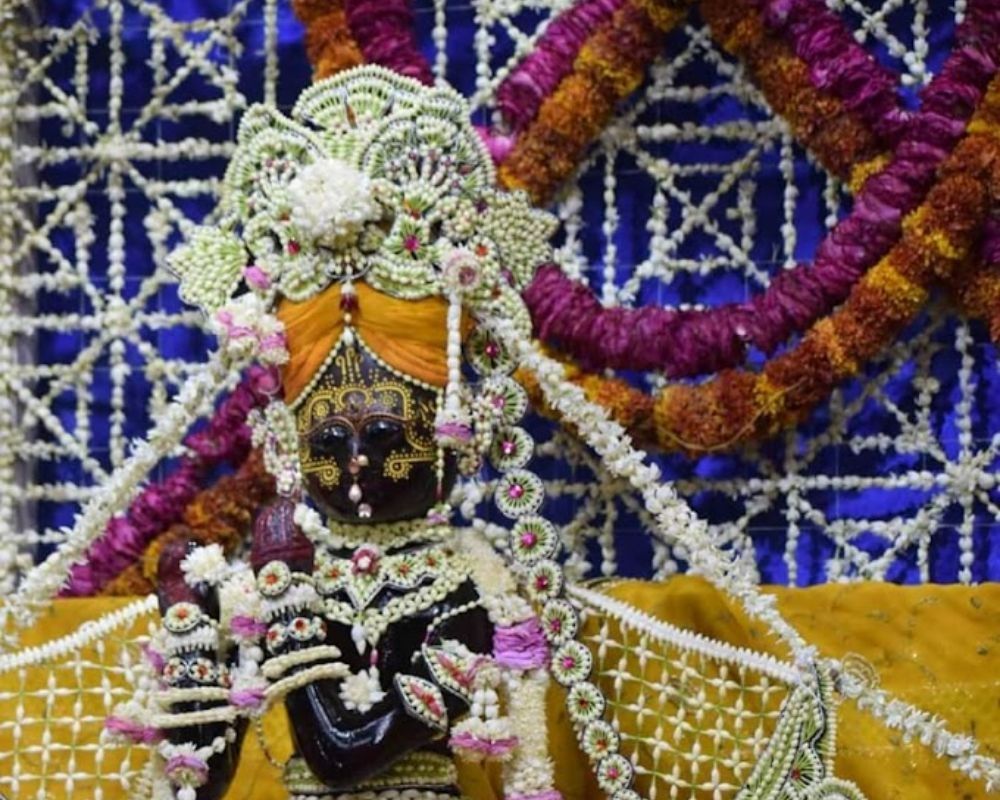 1000x800 Shri Radha Vallabh Mandir