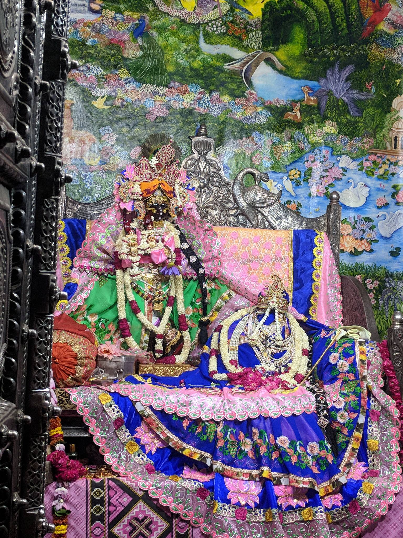 1536x2048 Beautiful darshan of Shri Radhavallabh Lal