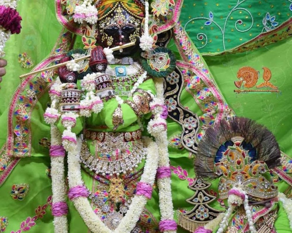 1000x800 Shri Radha Vallabh Mandir