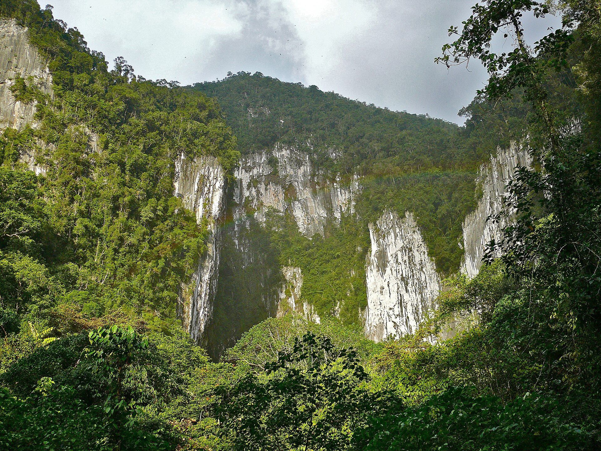 1920x1440 Natural Wonders of Malaysia