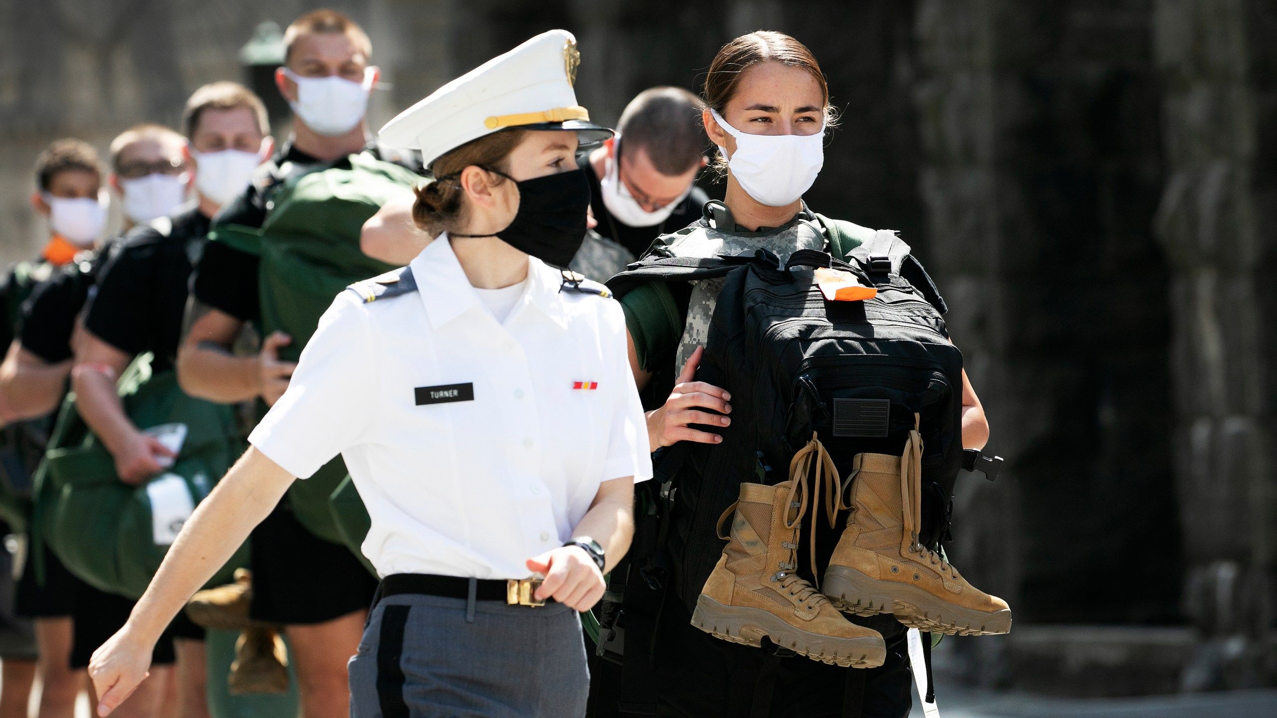 2560x1440 Ten Hut! Mask On! Class Of 2024 To West Point Amid Pandemic