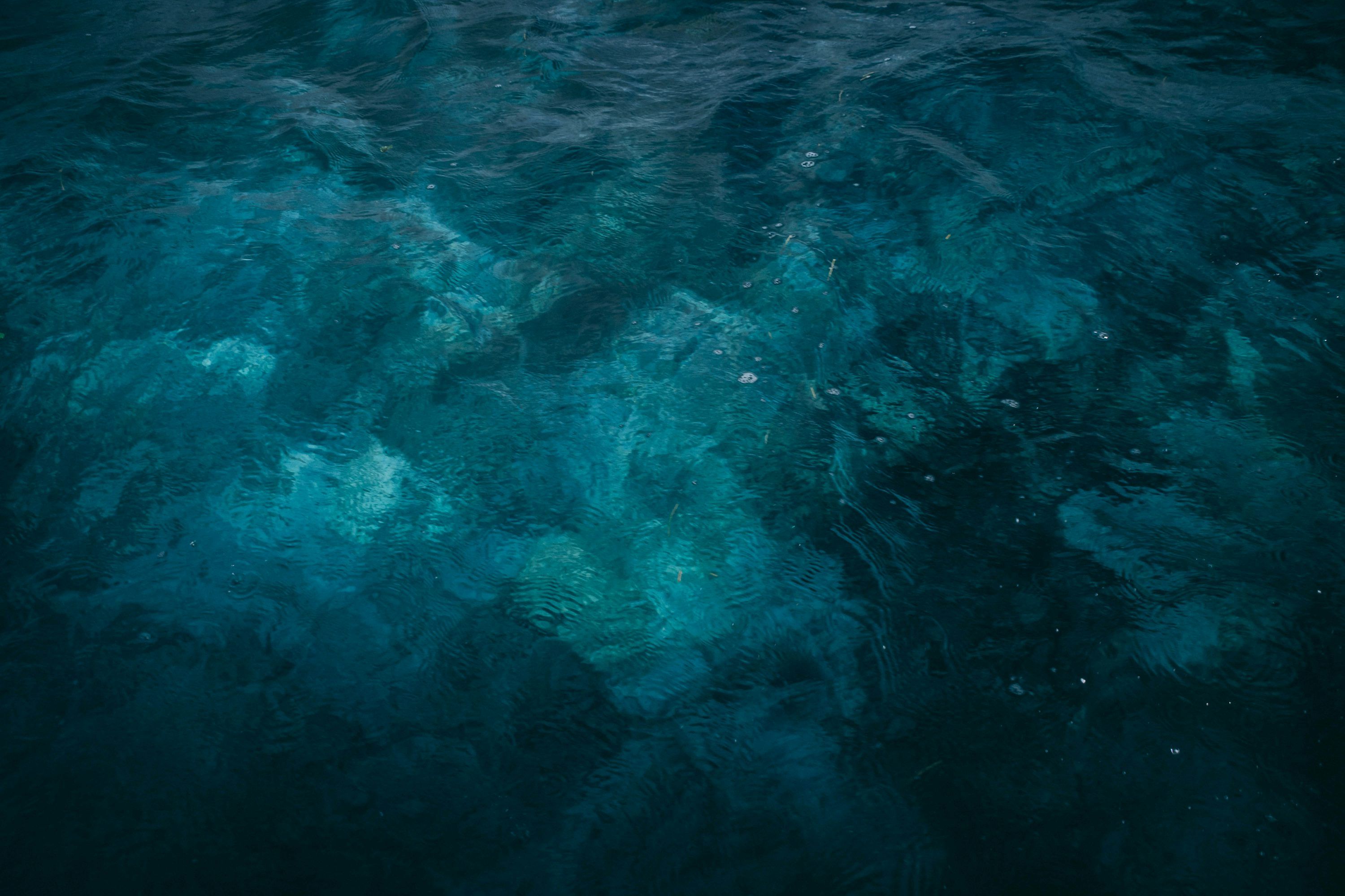3000x2000 Body of water