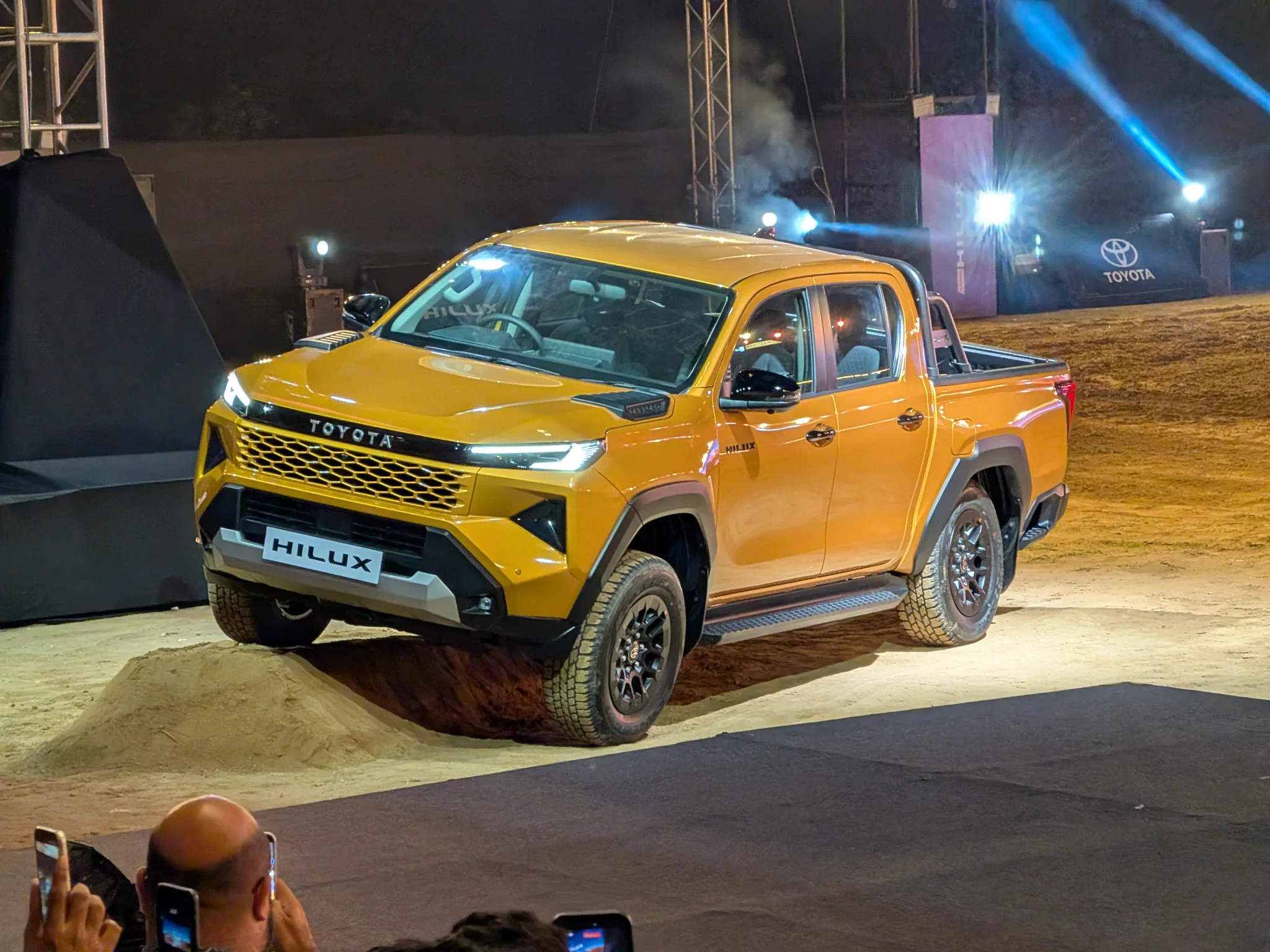 2048x1536 Defence Matrix On X: Any Day Bolero Camper GOLD RX 4WD. Pay 12 Lakhs Put 2 3 Lakhs On Modification And You Are Good To Go. / X
