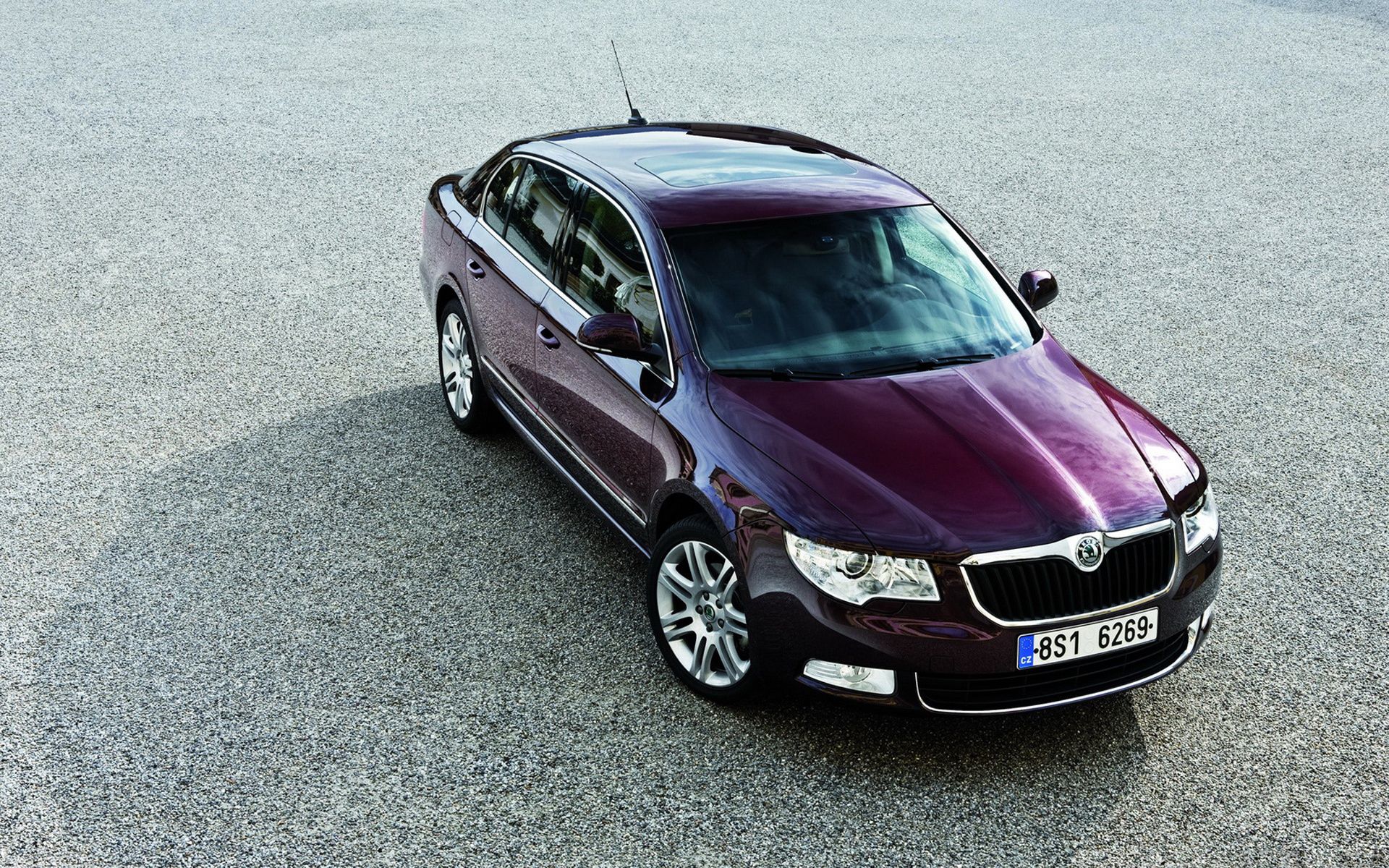 1920x1200 HD Skoda Sedan: Sleek and Stylish Vehicle Wallpaperx1200