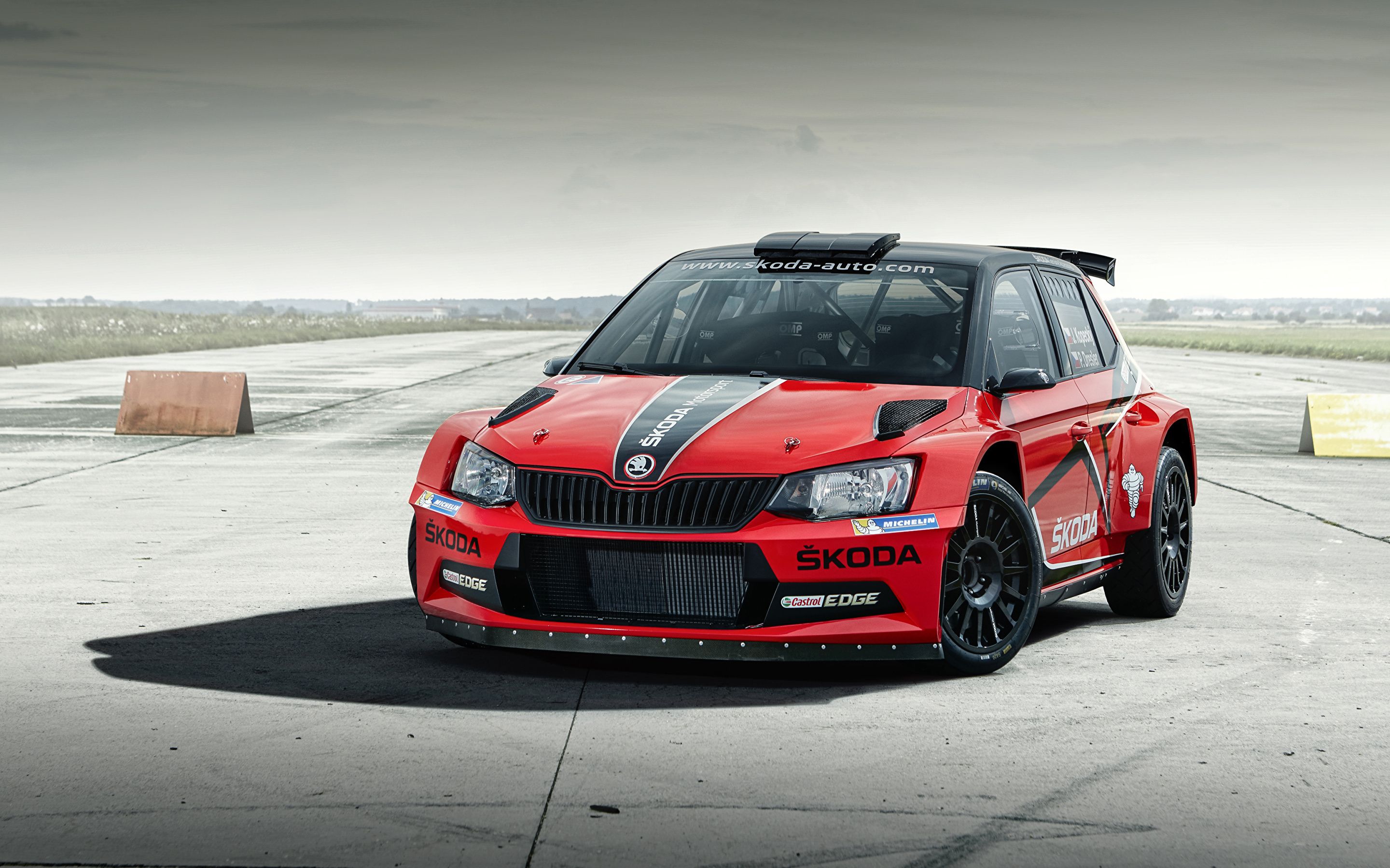 2880x1800 Skoda Fabia Wallpaper