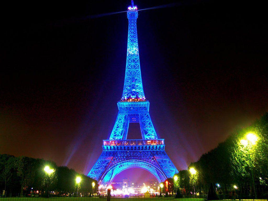 1024x768 The Eiffel Tower HD Wallpaper 83645