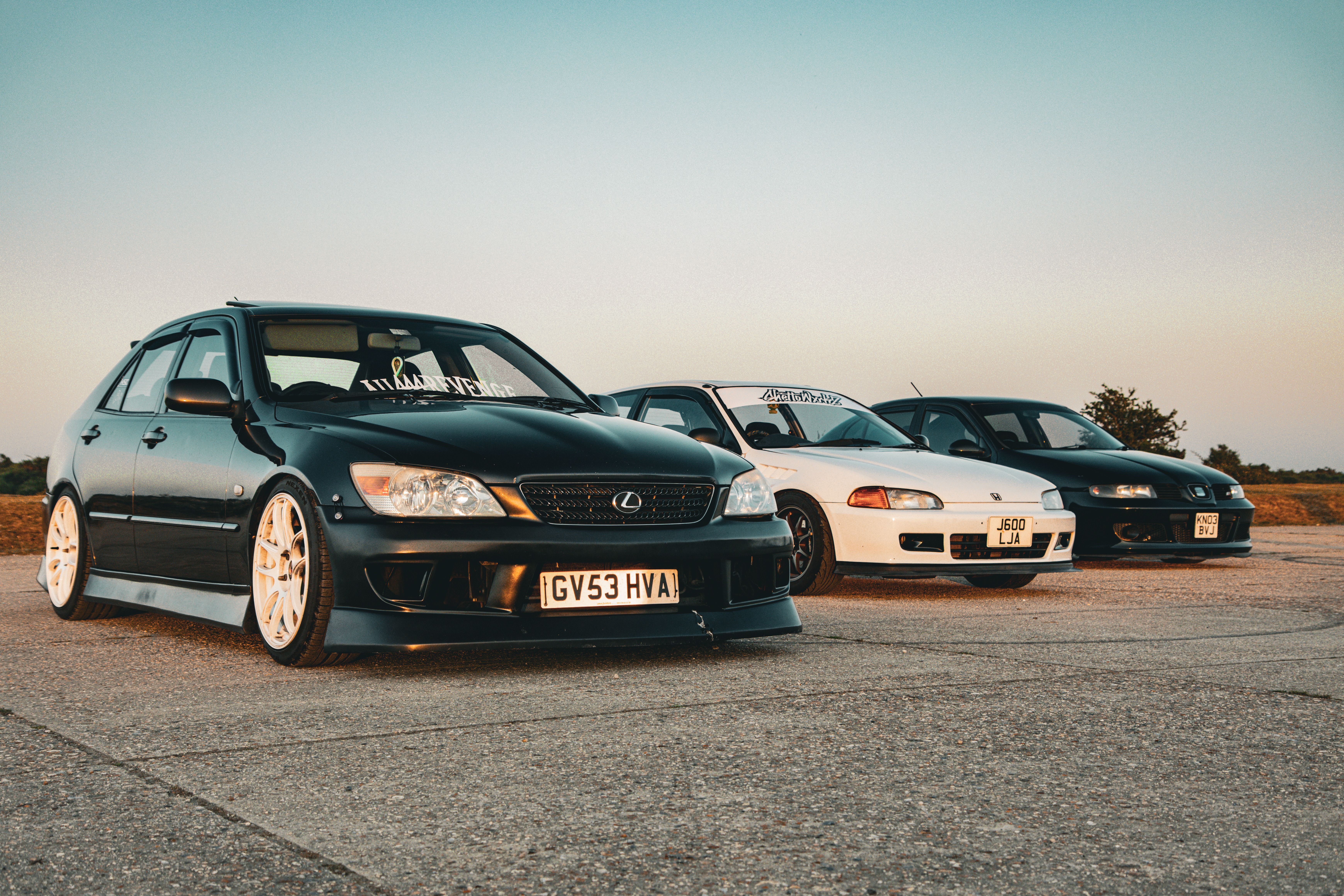6960x4640 A Modified Black Lexus IS200 on the Street · Free
