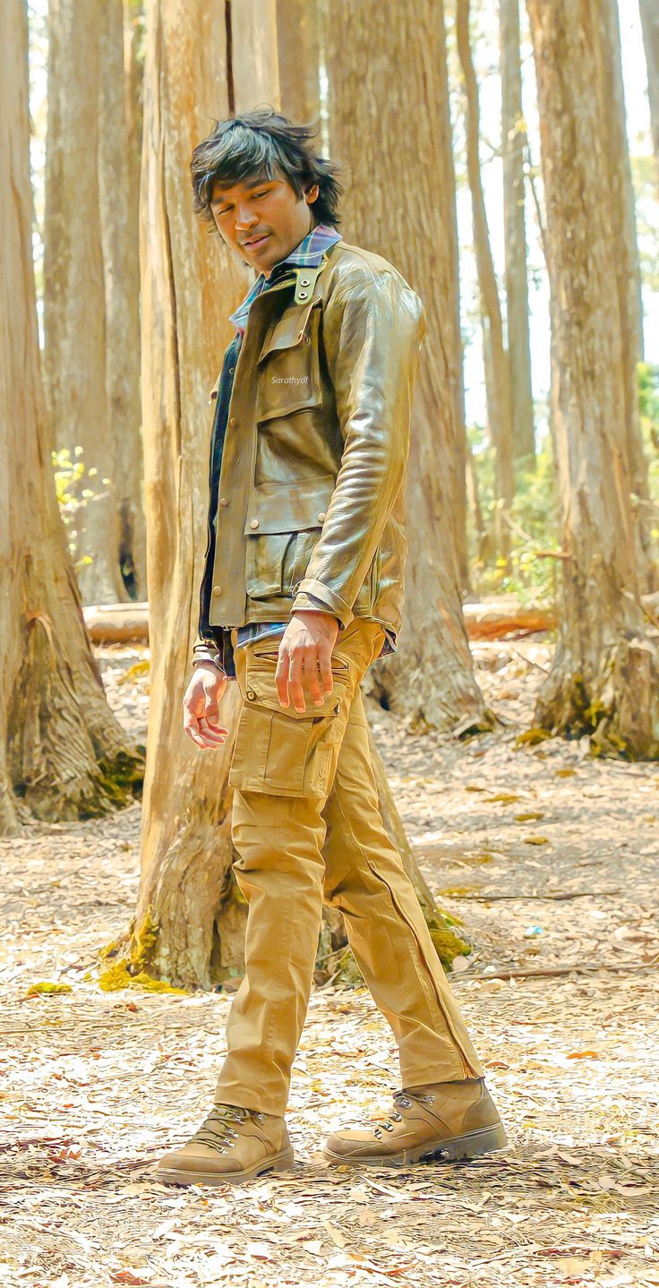 736x1438 Dhanush