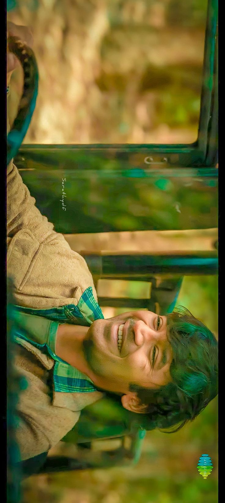 736x1640 Dhanush