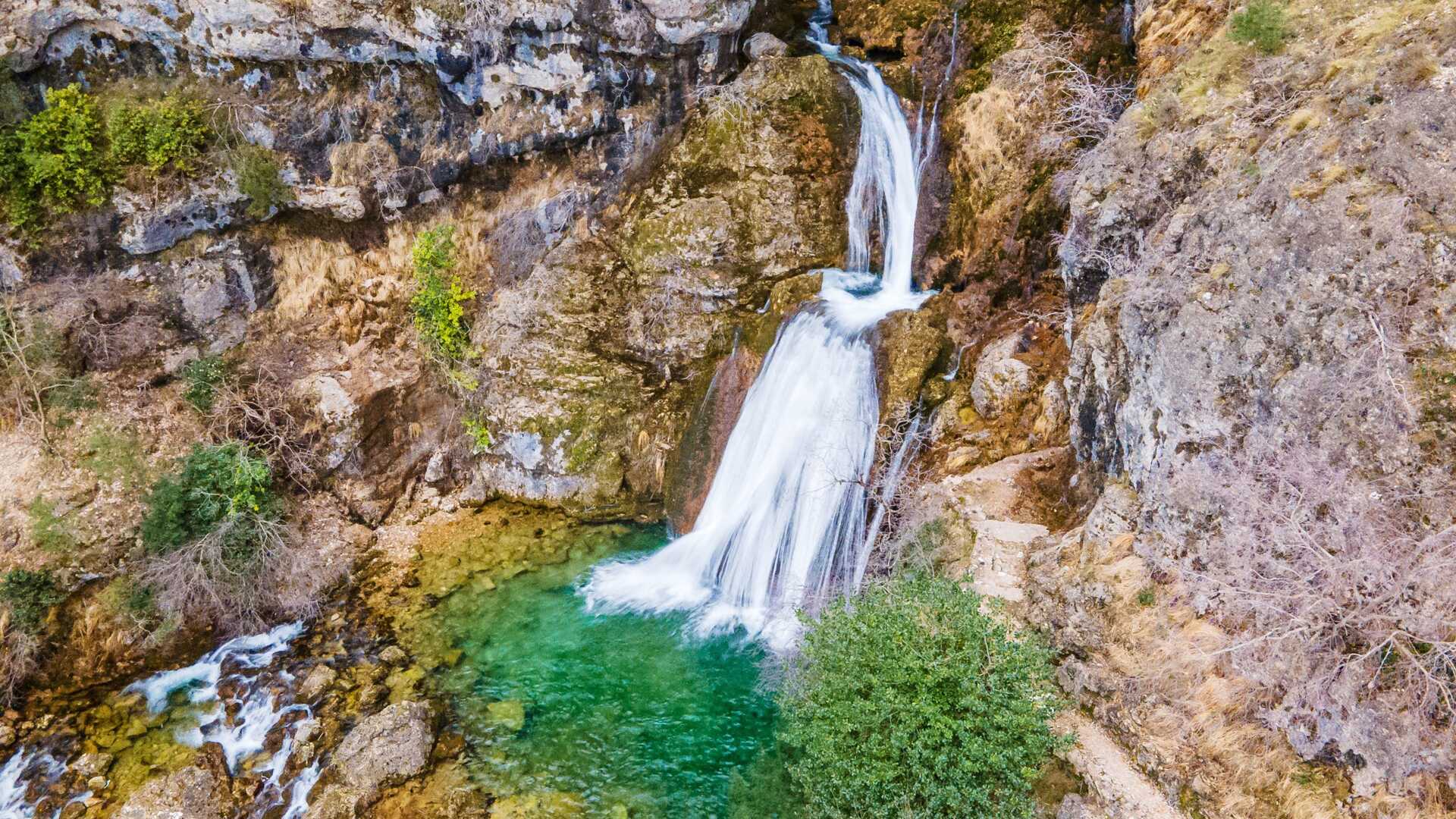 1920x1080 A trekkers' paradise of mountain forests and waterfalls at Riópar