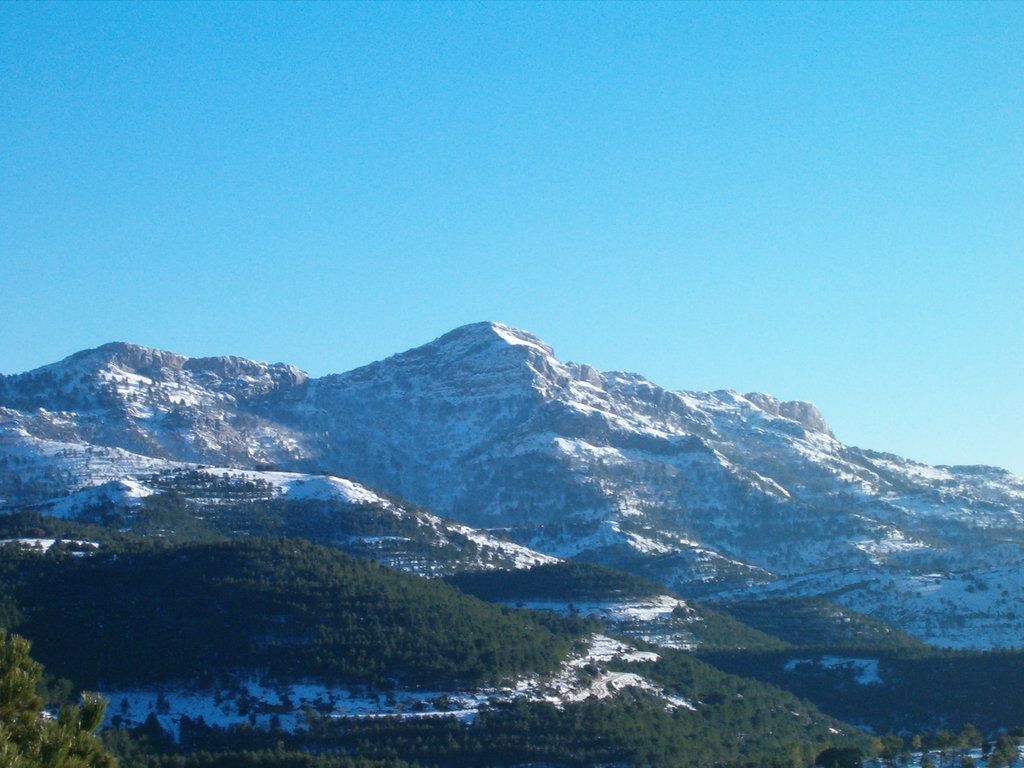 1024x768 Albacete Mountains