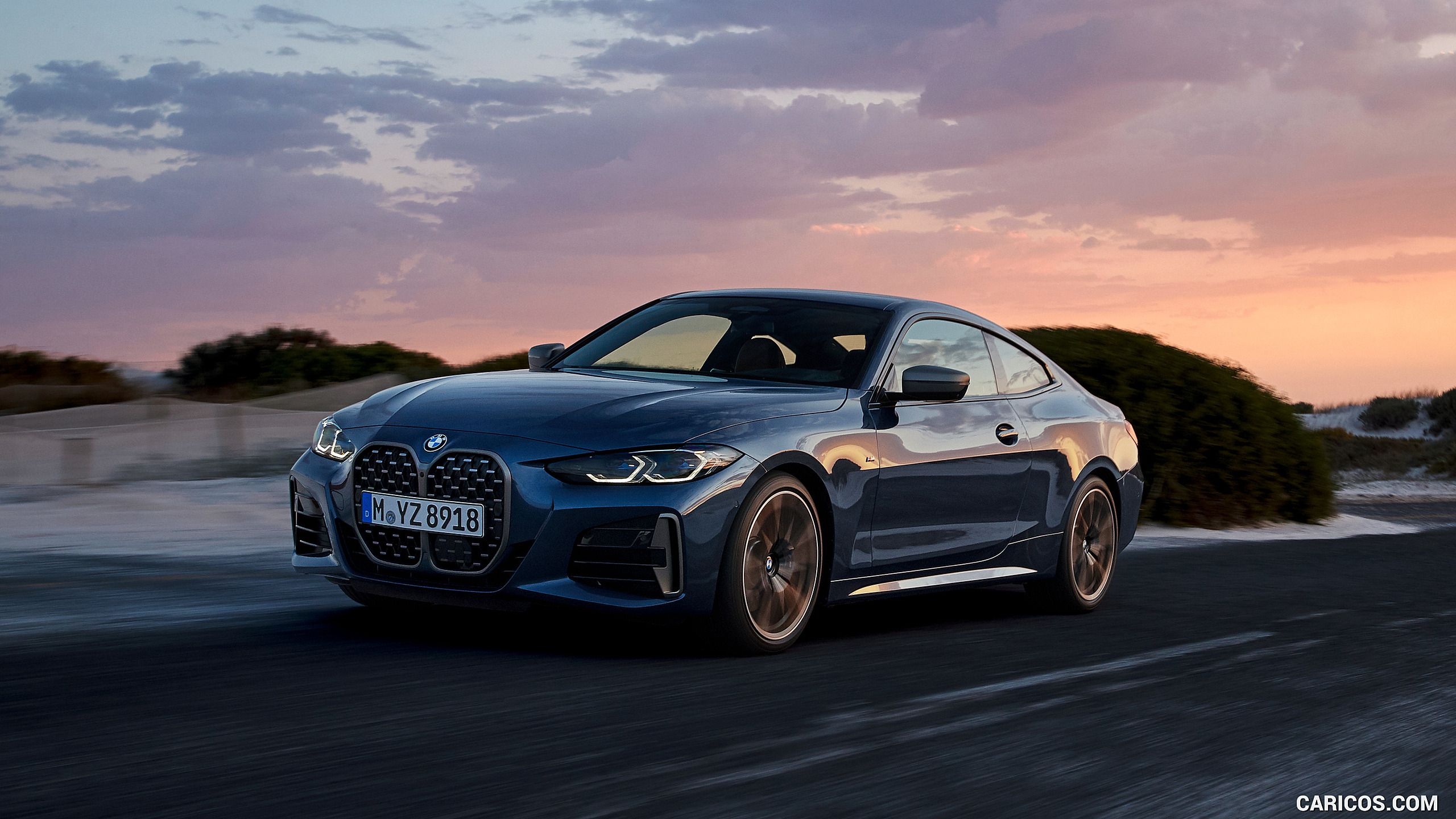 2560x1440 BMW M440i XDrive Coupe. Front Three Quarter