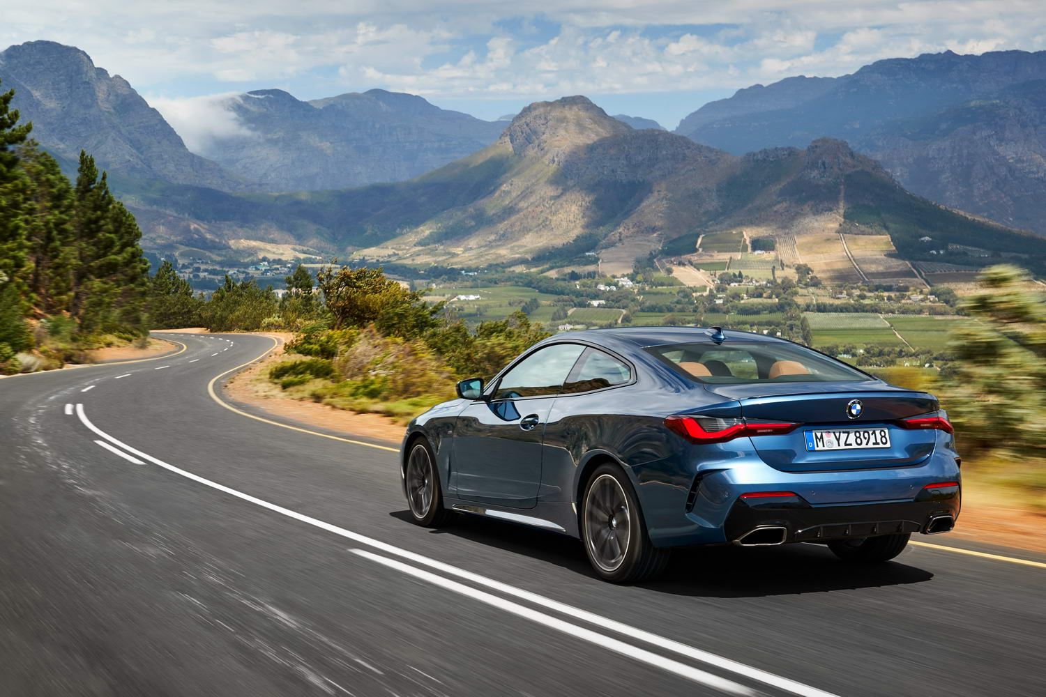 1500x1000 BMW M440i xDrive image gallery