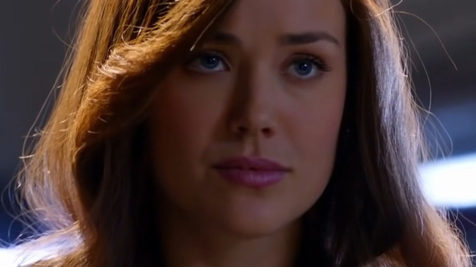 1600x900 Megan Boone's Hair In The Blacklist Is Completely Fake