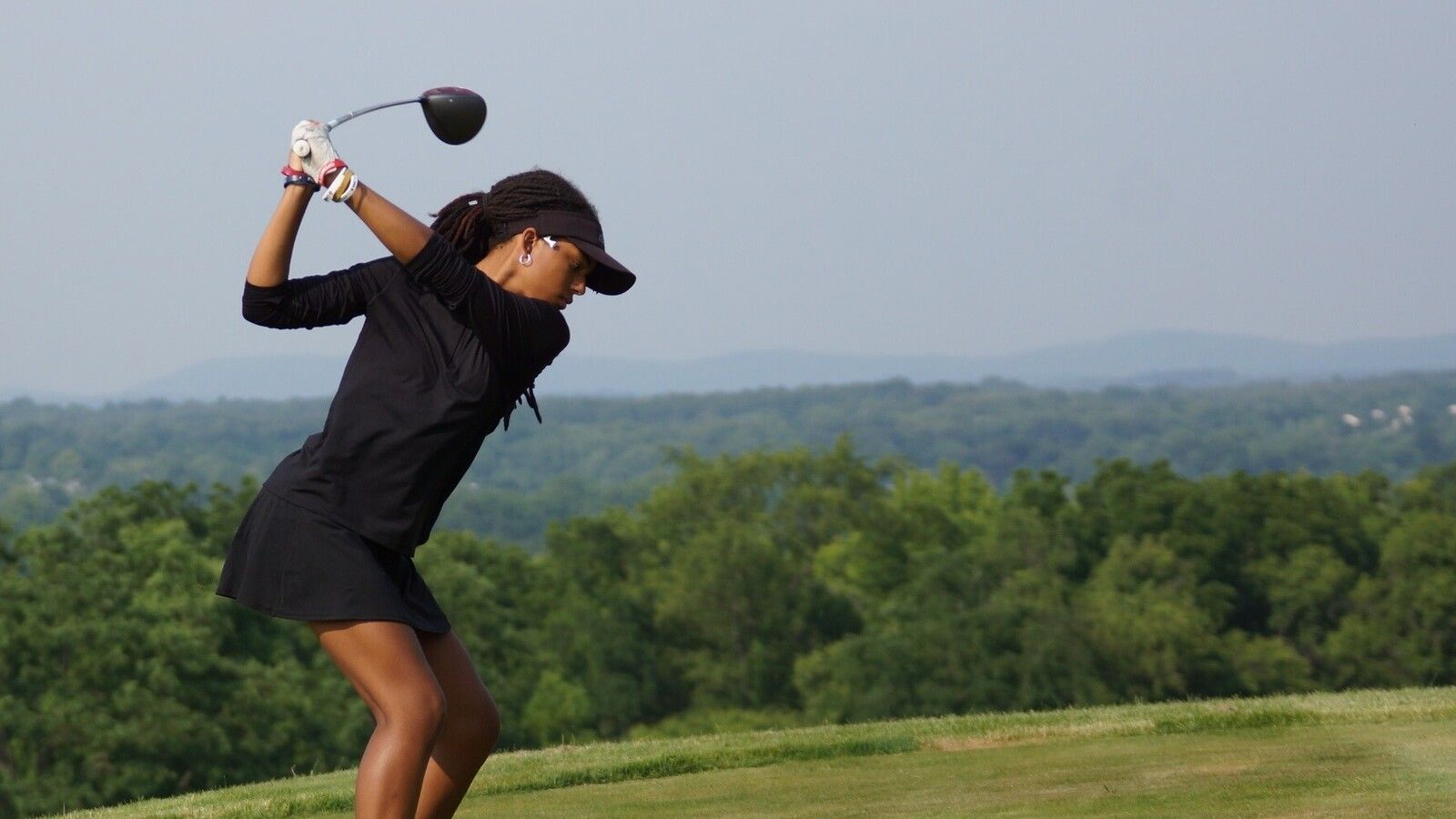 1600x900 Local Golf Charity Empowers Girls