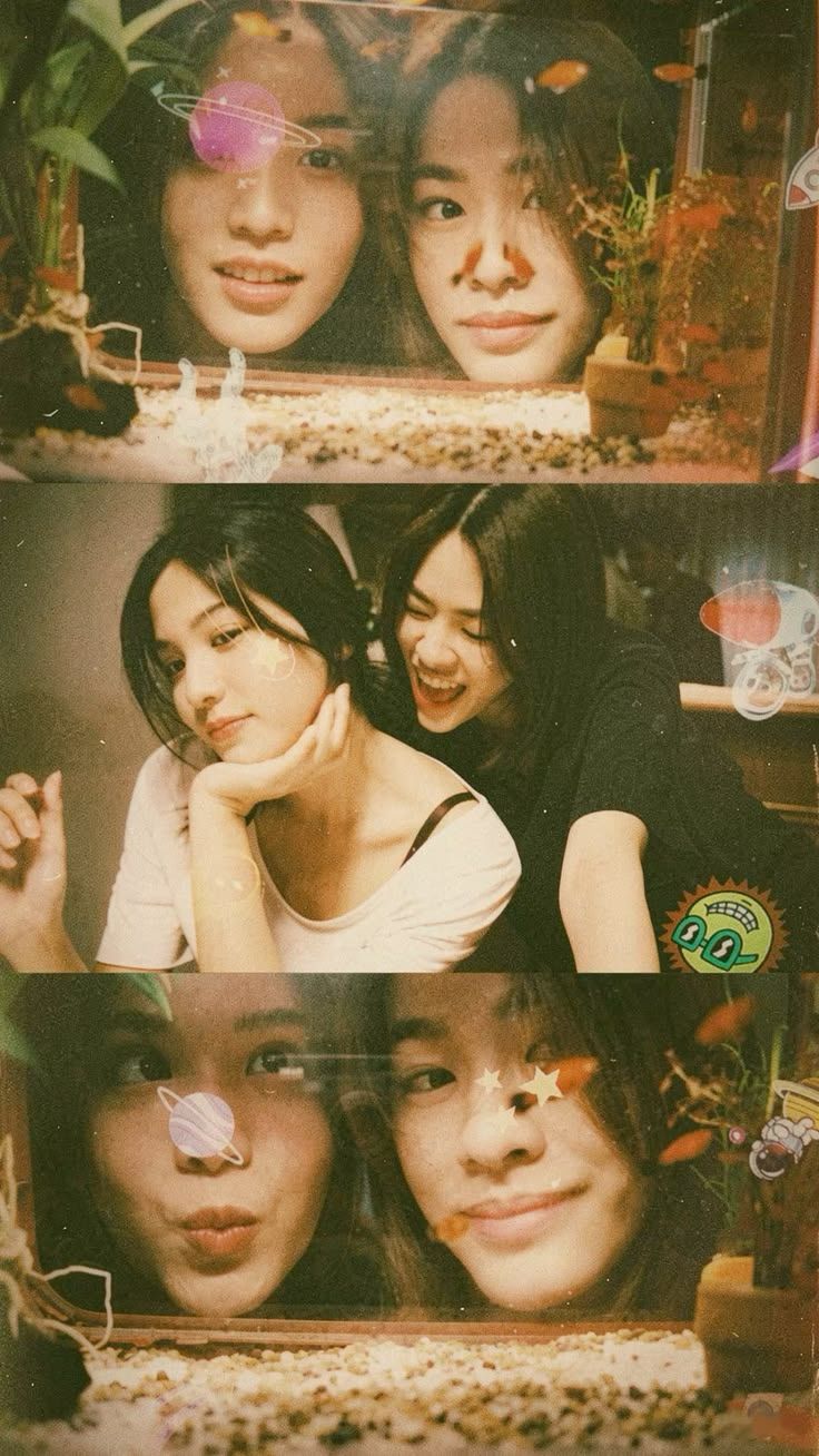 736x1308 Sister photo shoot aesthetic. Friends photohoot with mirror, Photo ideas with friends in mirror, Emibonnie