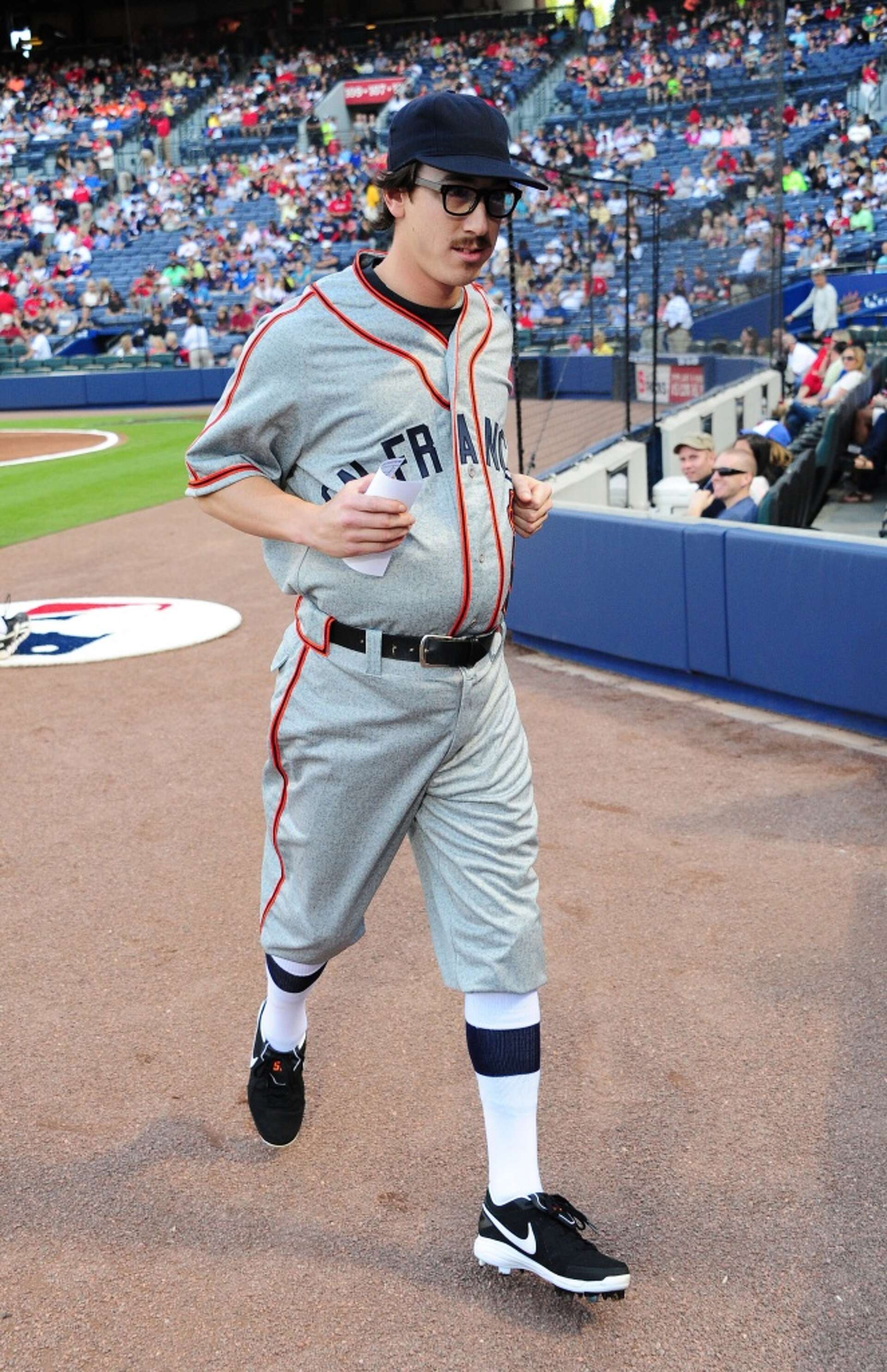 1920x2970 Lincecum loses his glove, still throws a strike in first rehab appearance