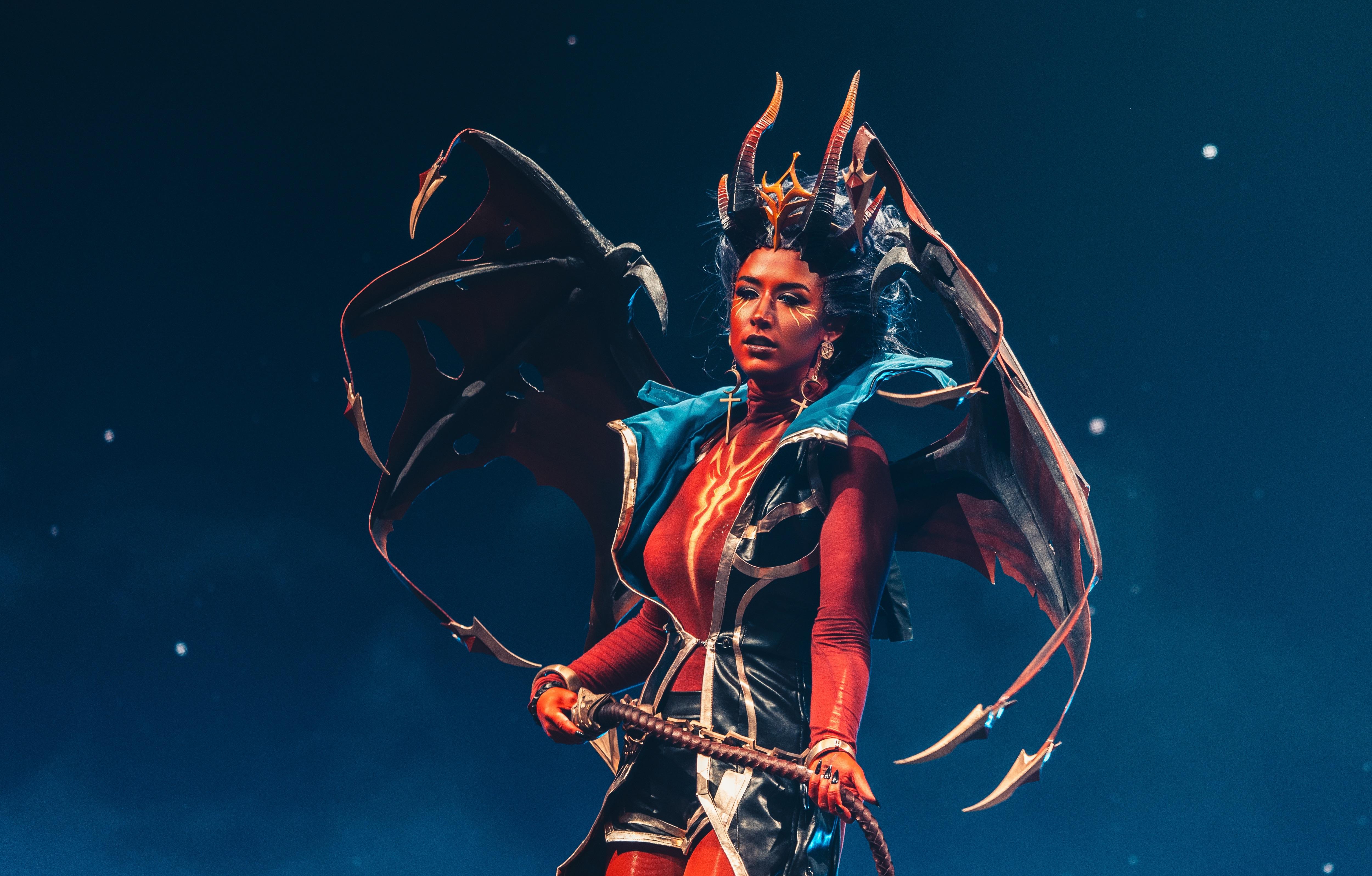 5000x3194 Cosplay of the Queen of Pain Arcana