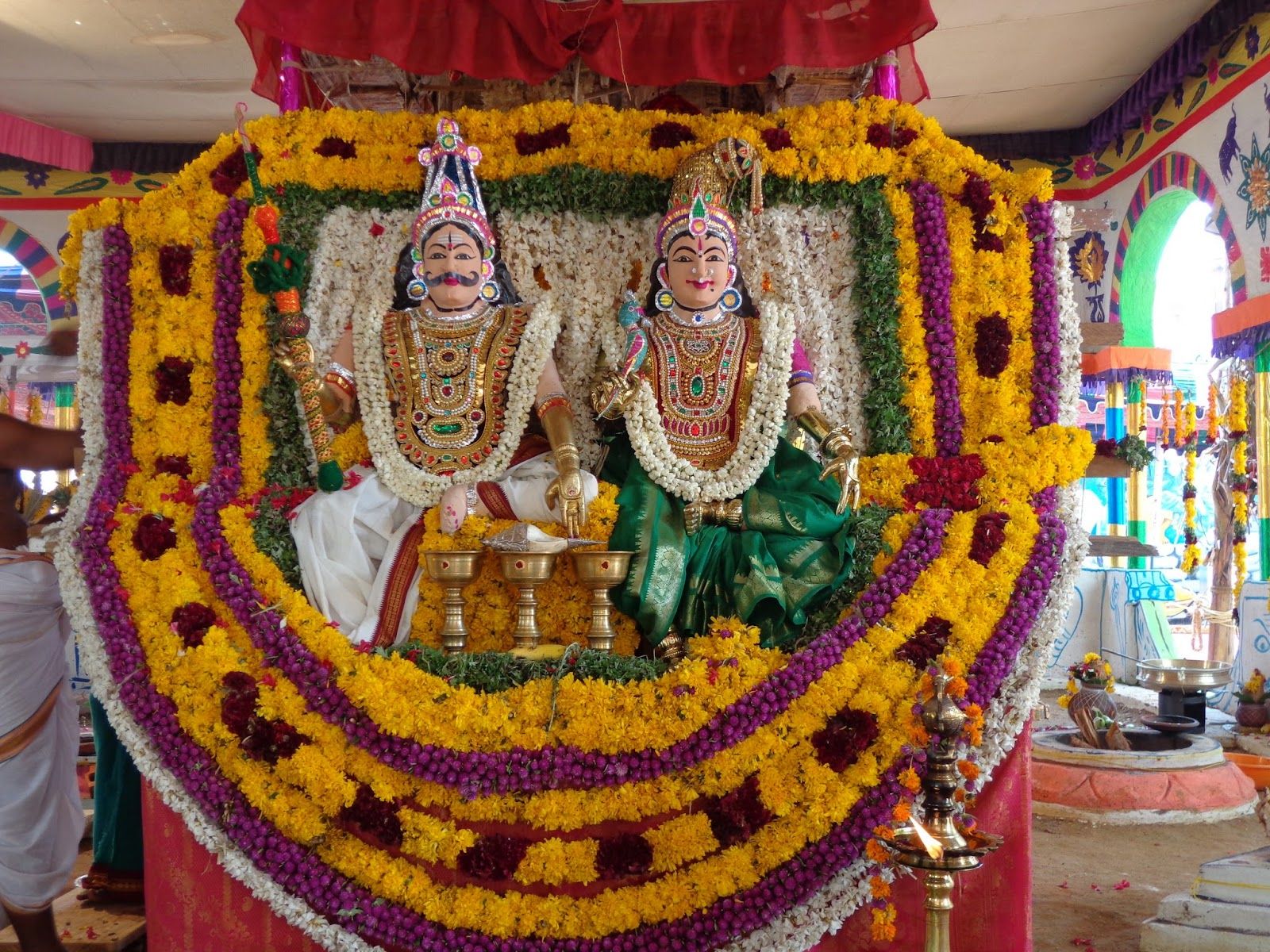 1600x1200 SRI MUTHARAMMAN TEMPLE: 27th April 2013