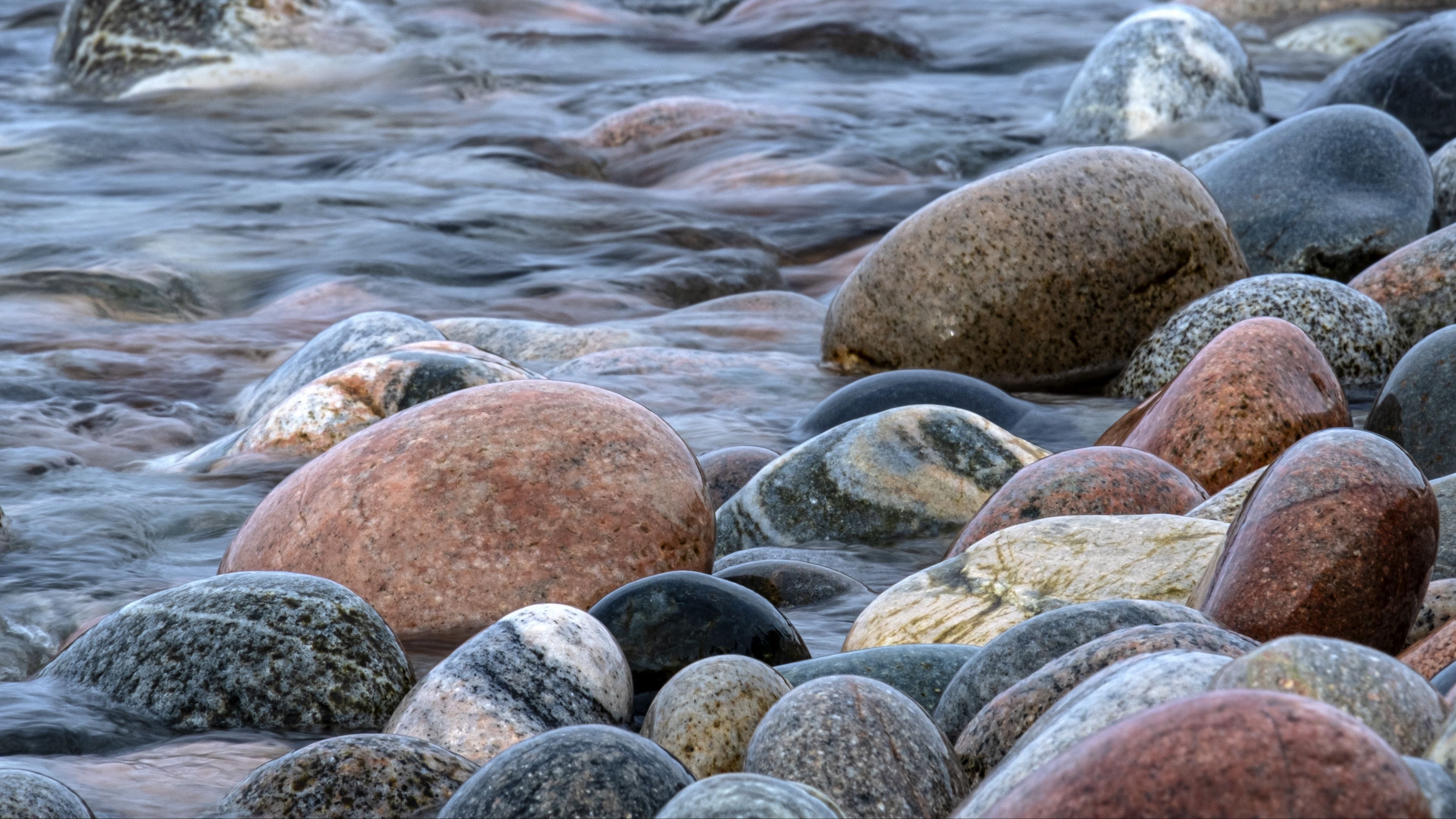 3840x2160 Stones Water Waves River Stream Pebbles 4K HD Nature Wallpaper