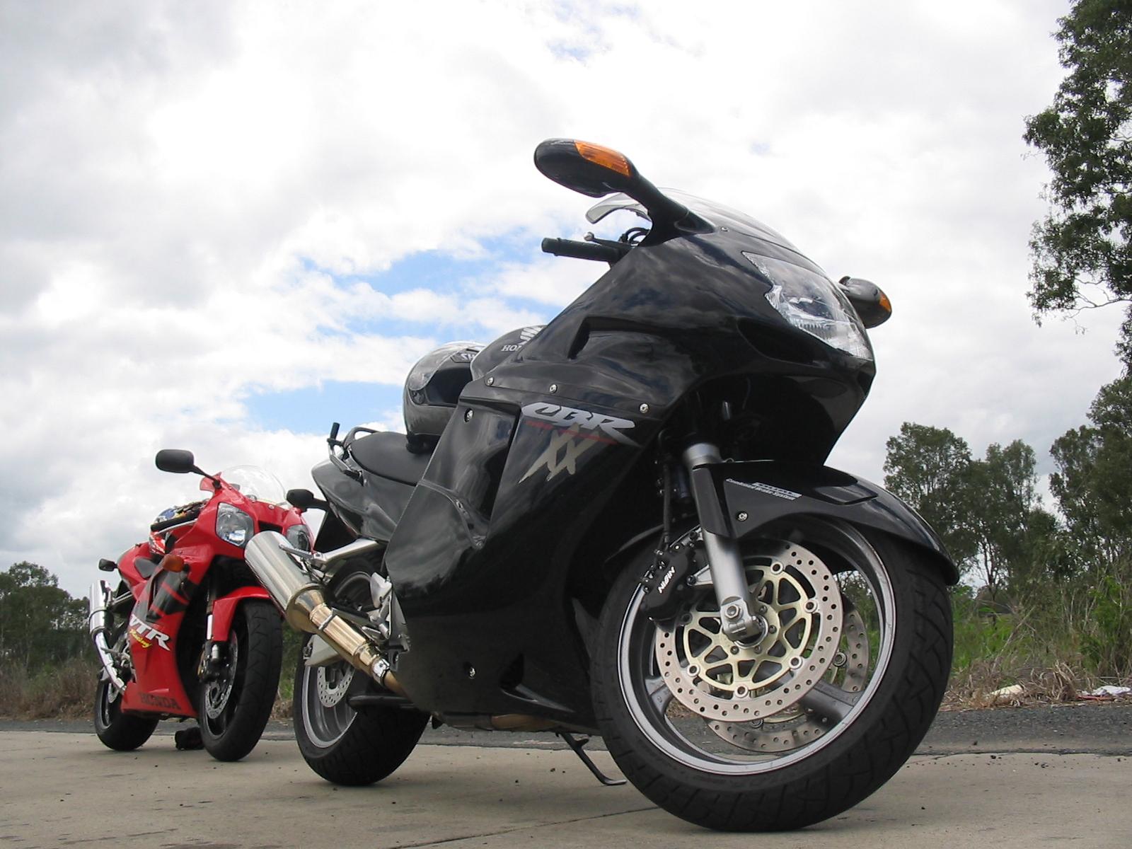 1600x1200 Wallpaper CBR 1100xx Honda CBR 1100 Blackbird Hand Render (2) Image - Behance