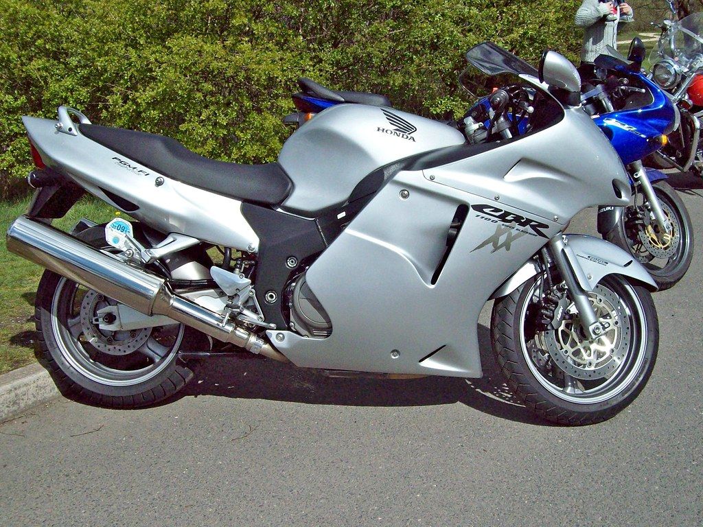 1024x768 Honda CBR1100XX Super Blackbird. Honda CBR1100XX Super B