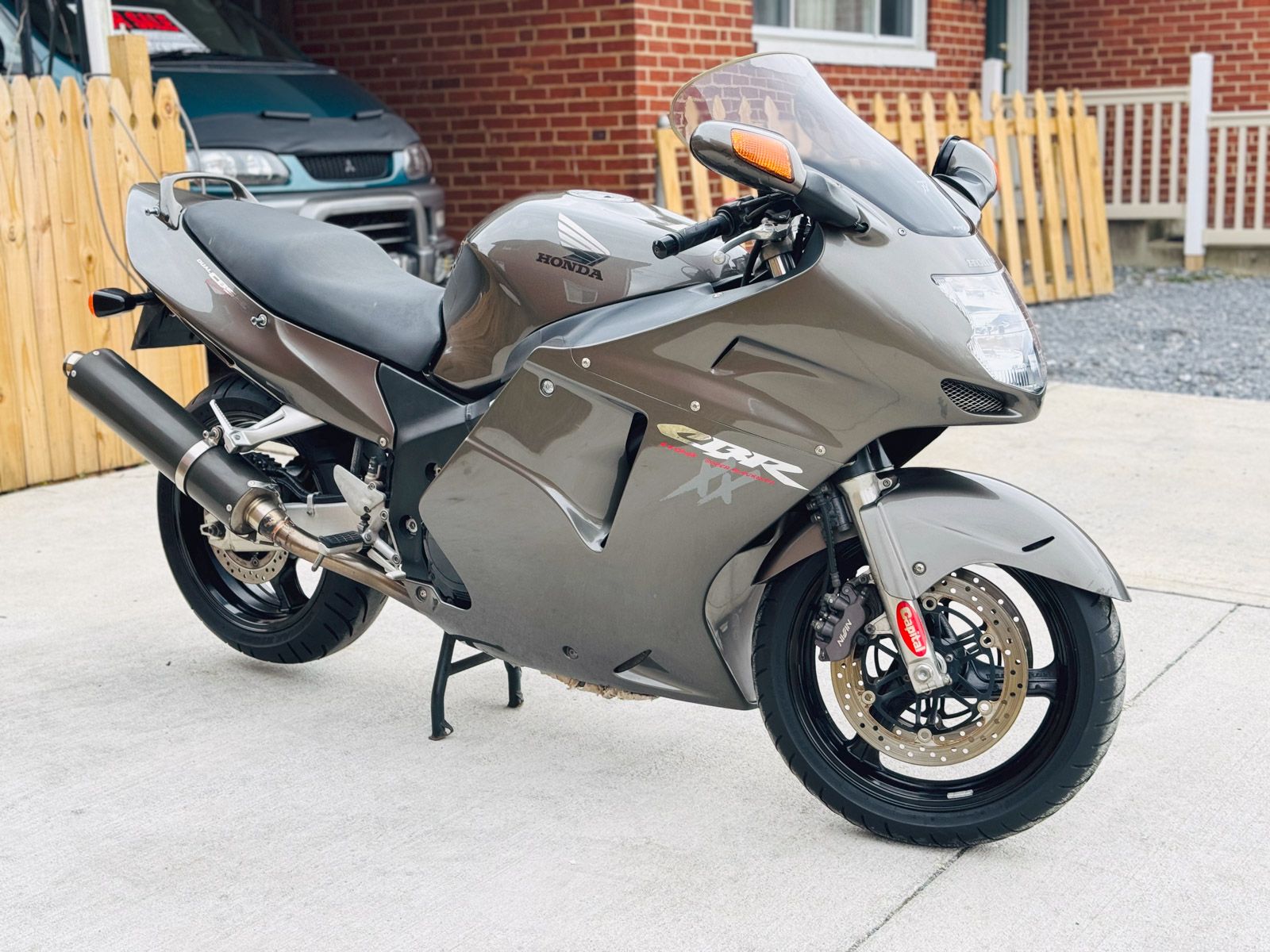 1600x1200 Honda CBR1100XX Super Blackbird