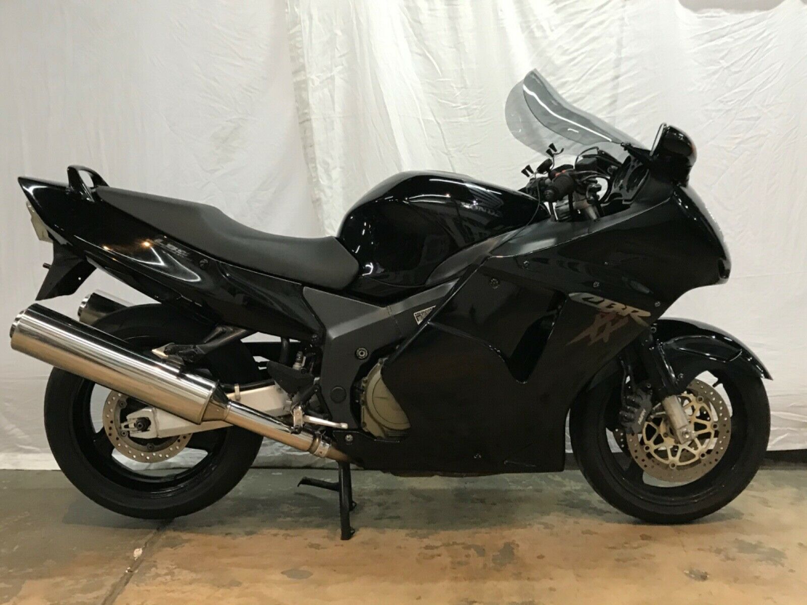 1600x1200 Honda Blackbird: The Forgotten Hyper Bike