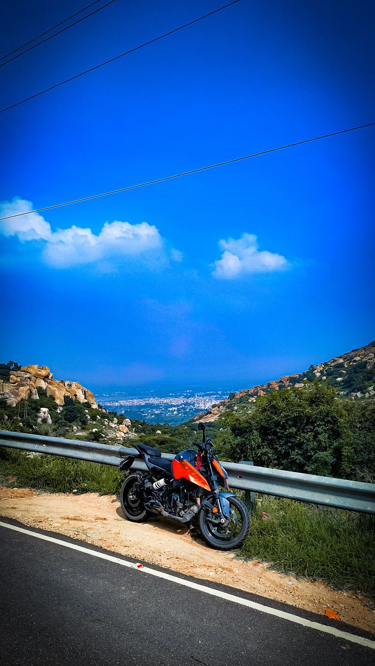 736x1308 KTM DUKE 250 GEN 3