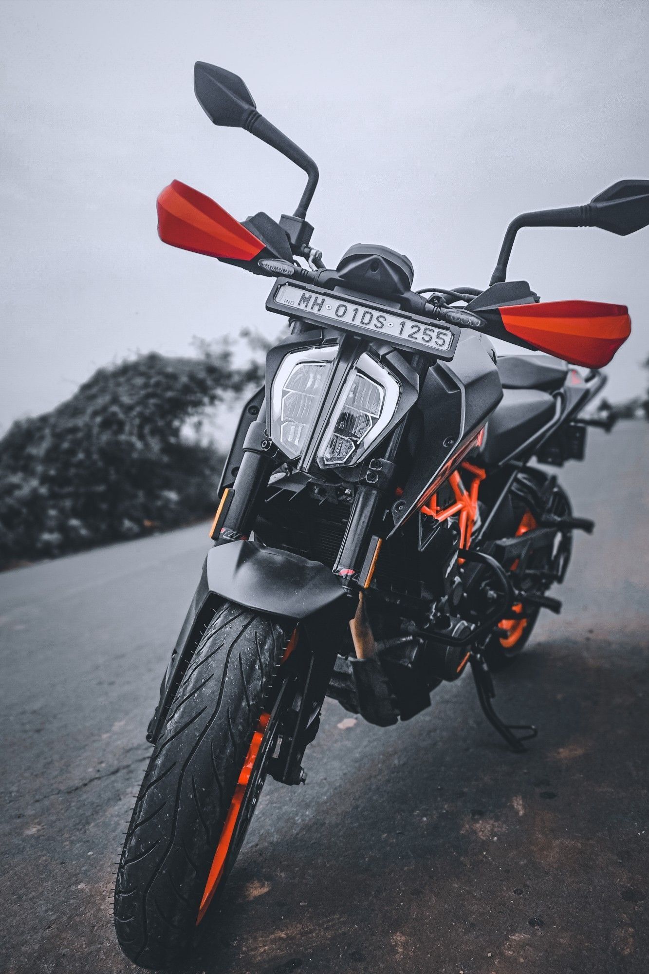 1333x2000 KTM Duke Bike Wallpaper