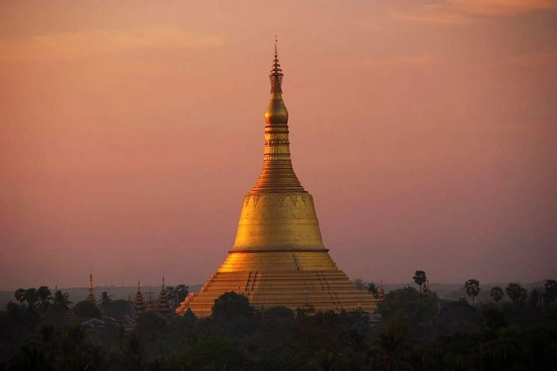 1920x1280 Beautiful Mon ancient city in Myanmar, Bago in Yangon