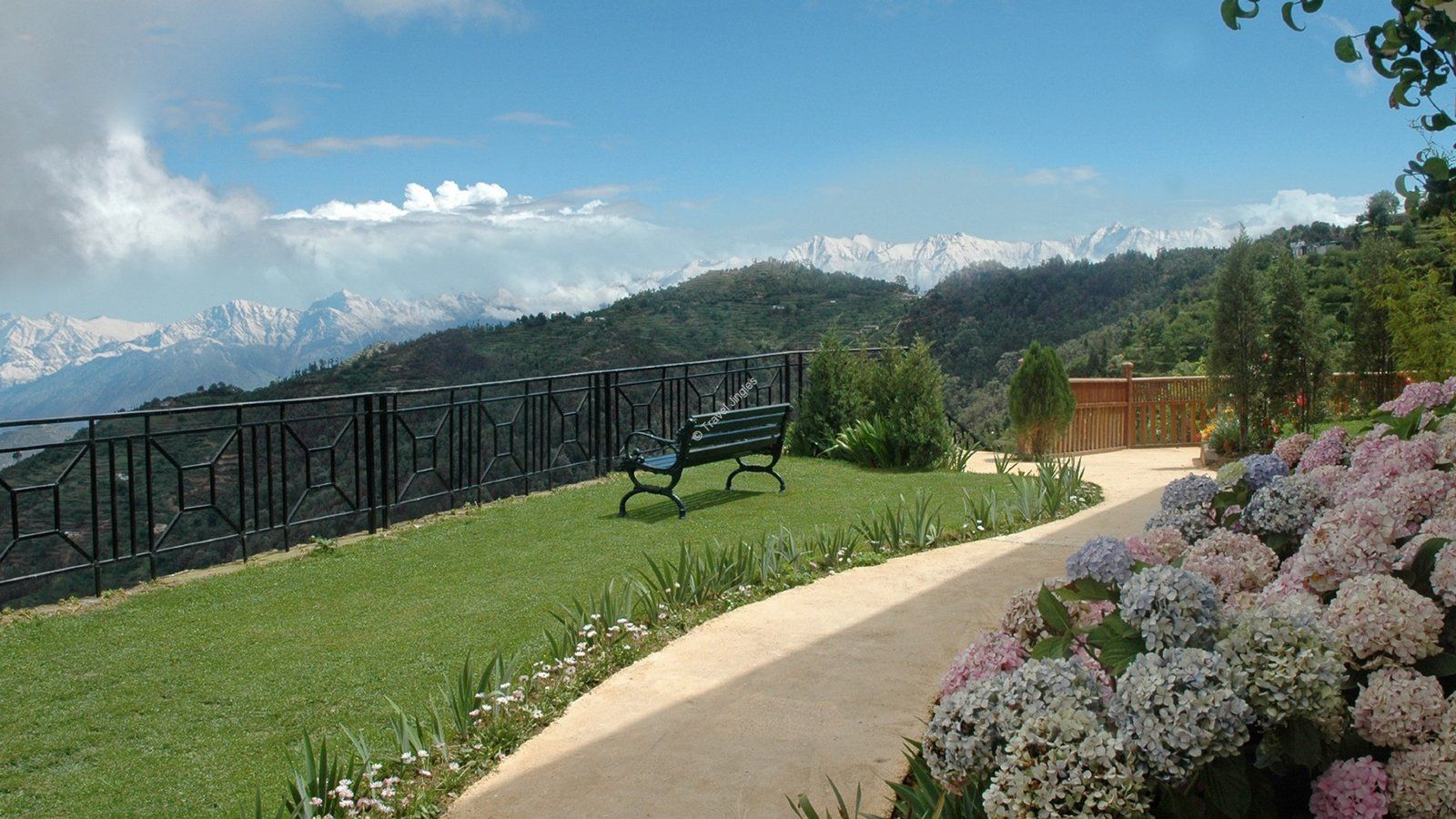1600x900 Beautiful Kanatal Uttarakhand